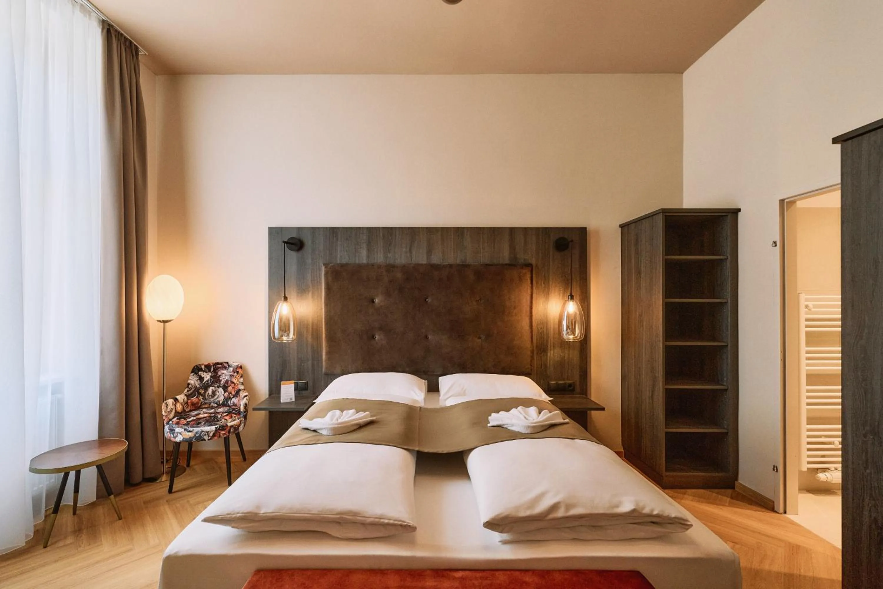 Bedroom, Bed in Urban Rooms Rathaus - Self Check-In