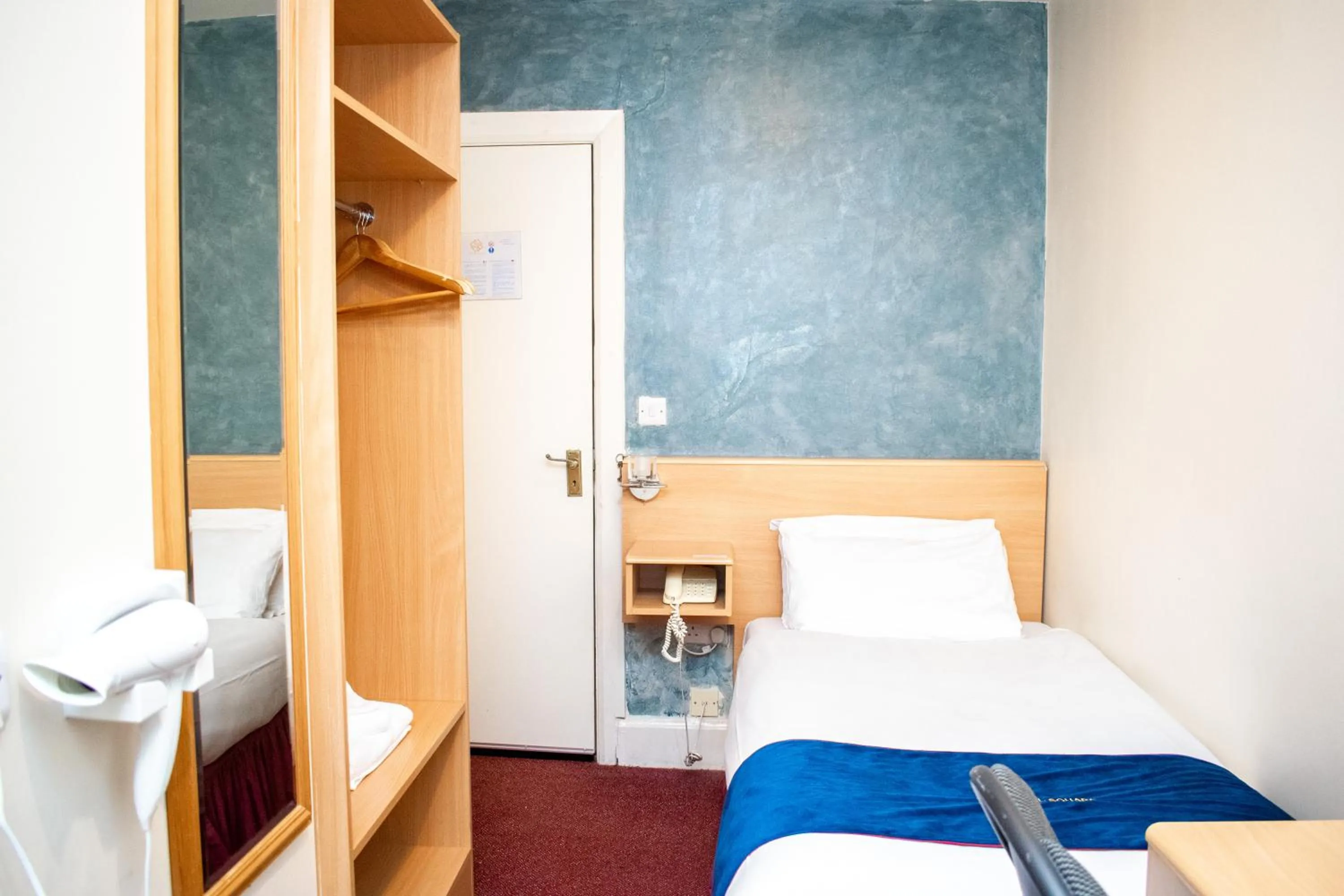 Bed in Royal Square Hotel - NEC & Birmingham Airport