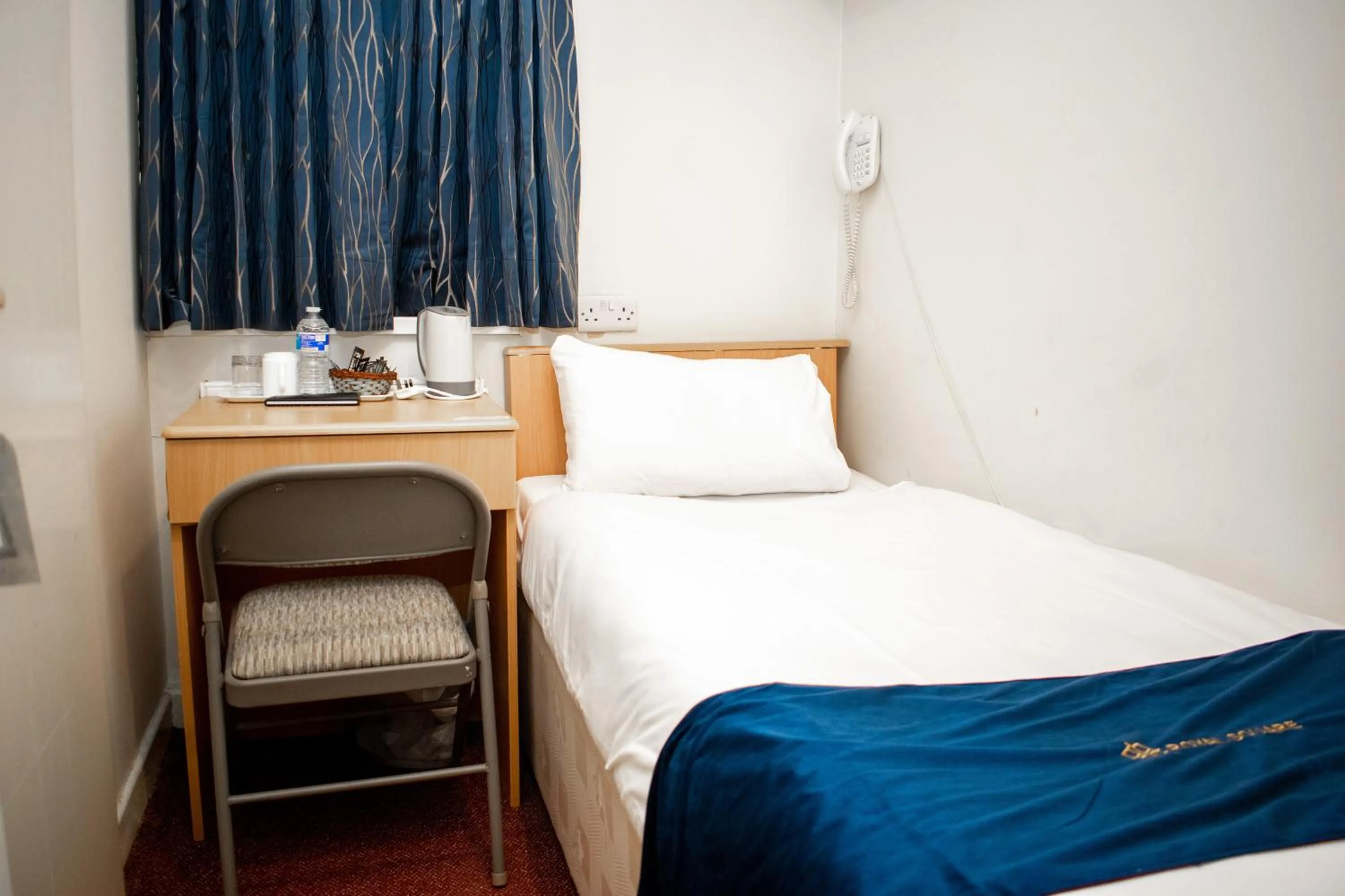 Bed in Royal Square Hotel - NEC & Birmingham Airport