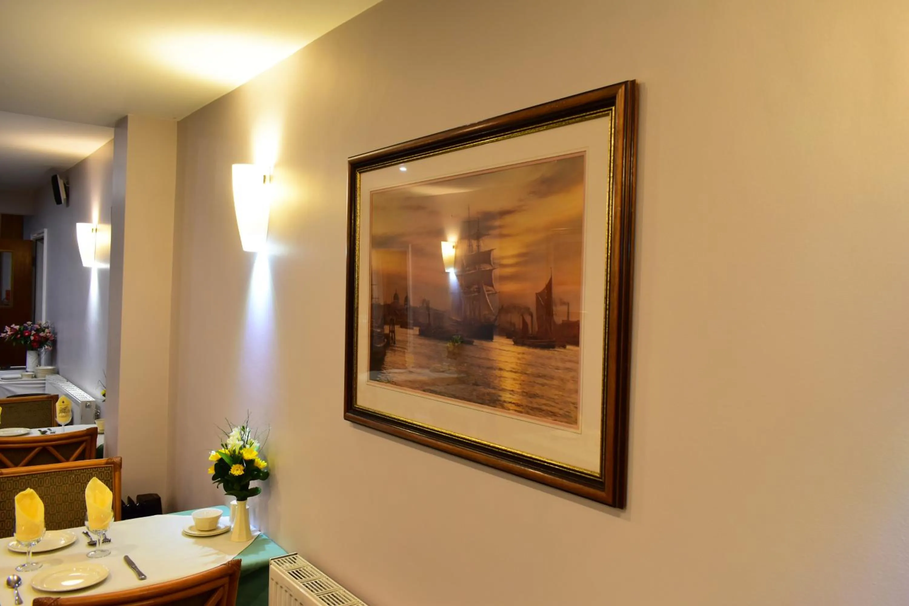 Restaurant/places to eat in Royal Square Hotel - NEC & Birmingham Airport