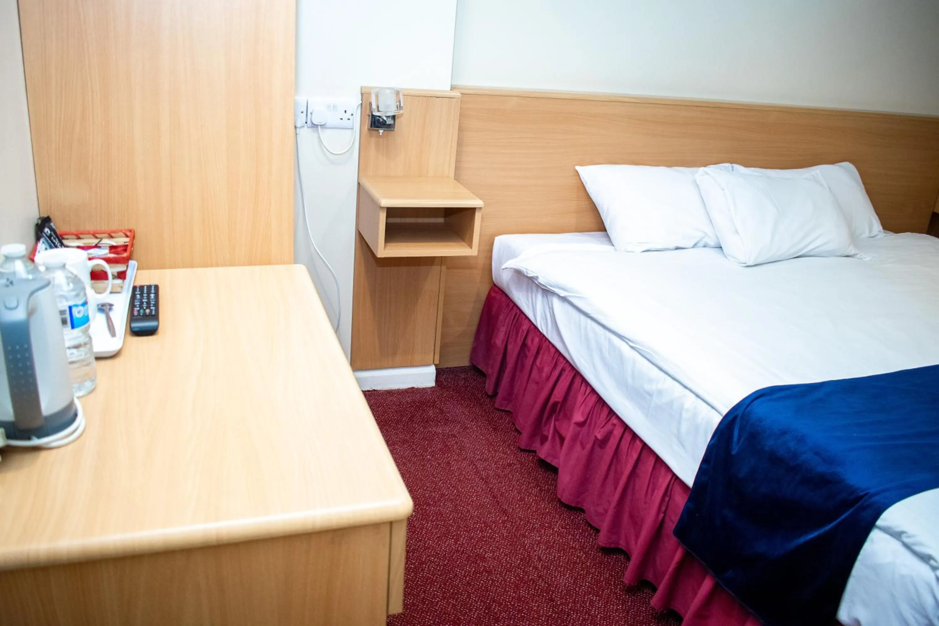 Bedroom, Bed in Royal Square Hotel - NEC & Birmingham Airport