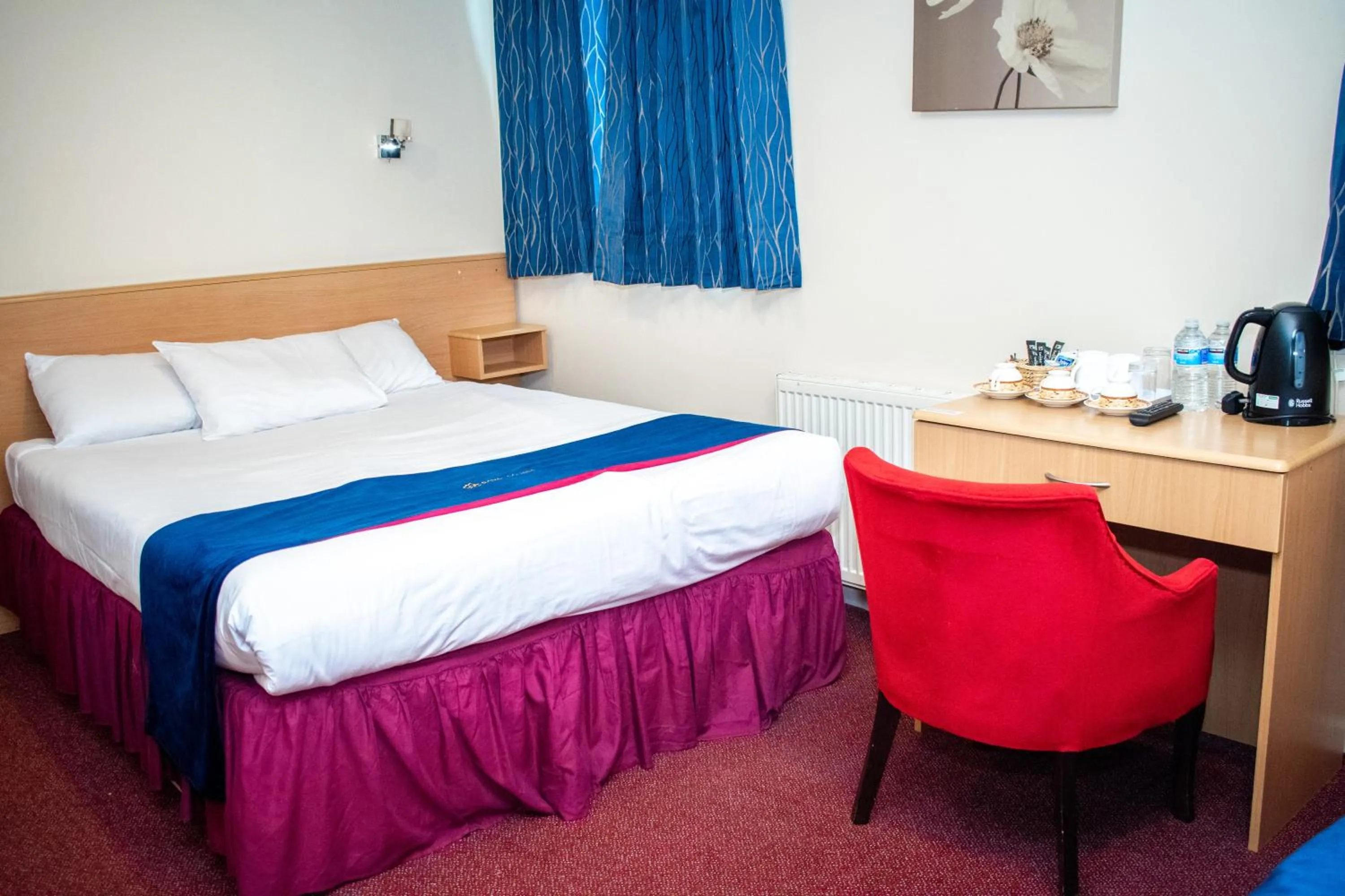 Bed in Royal Square Hotel - NEC & Birmingham Airport