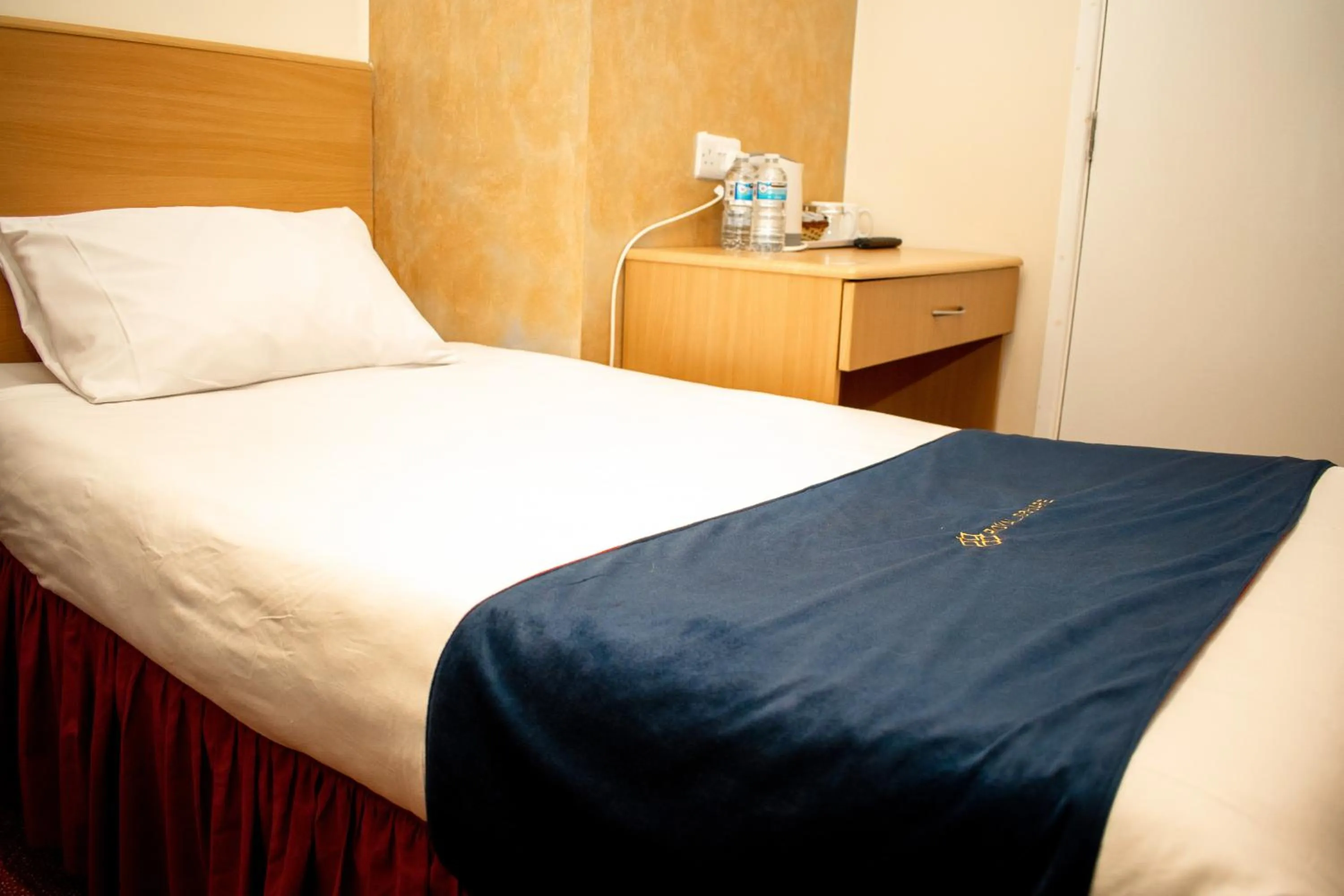 Bed in Royal Square Hotel - NEC & Birmingham Airport