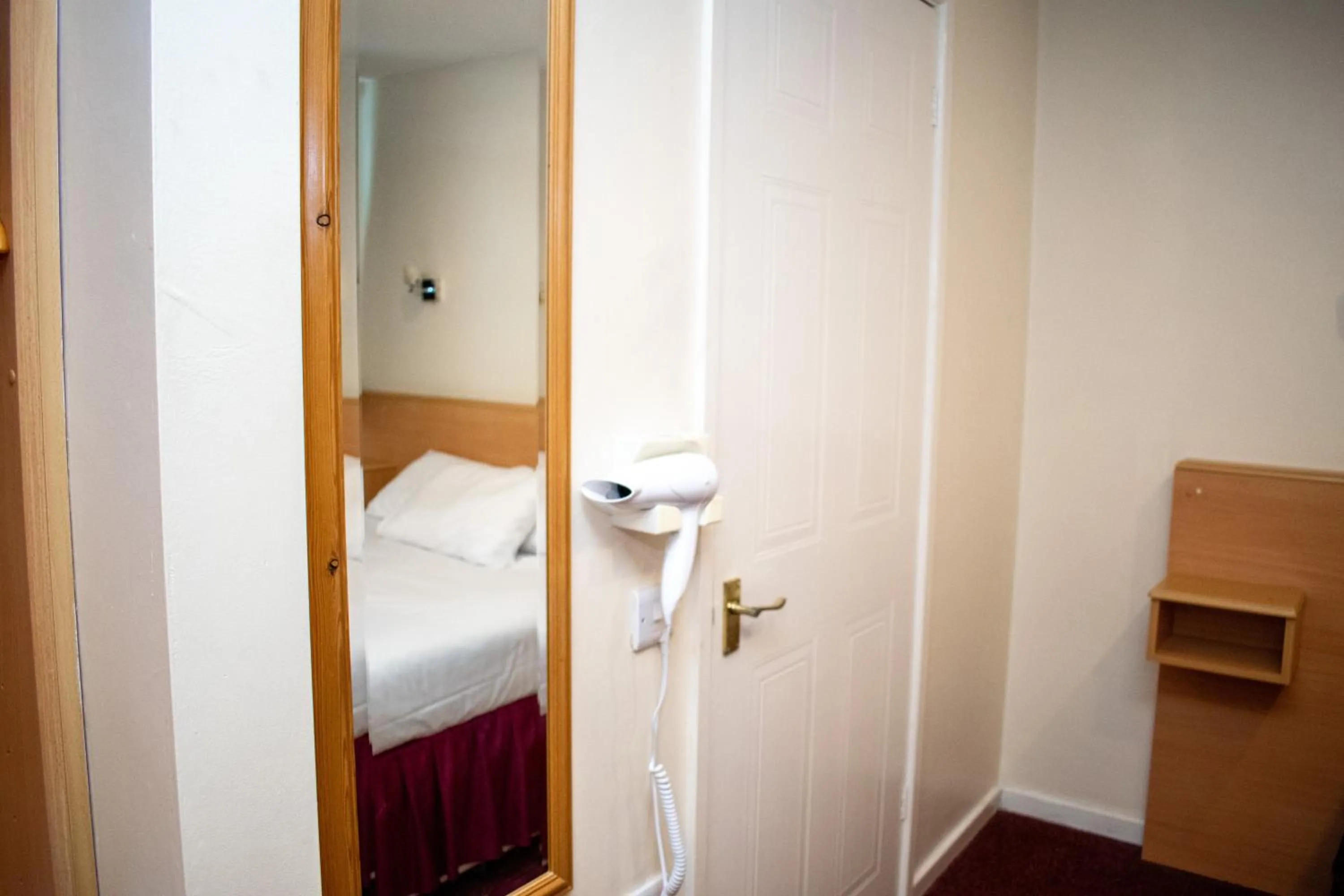 Bed in Royal Square Hotel - NEC & Birmingham Airport