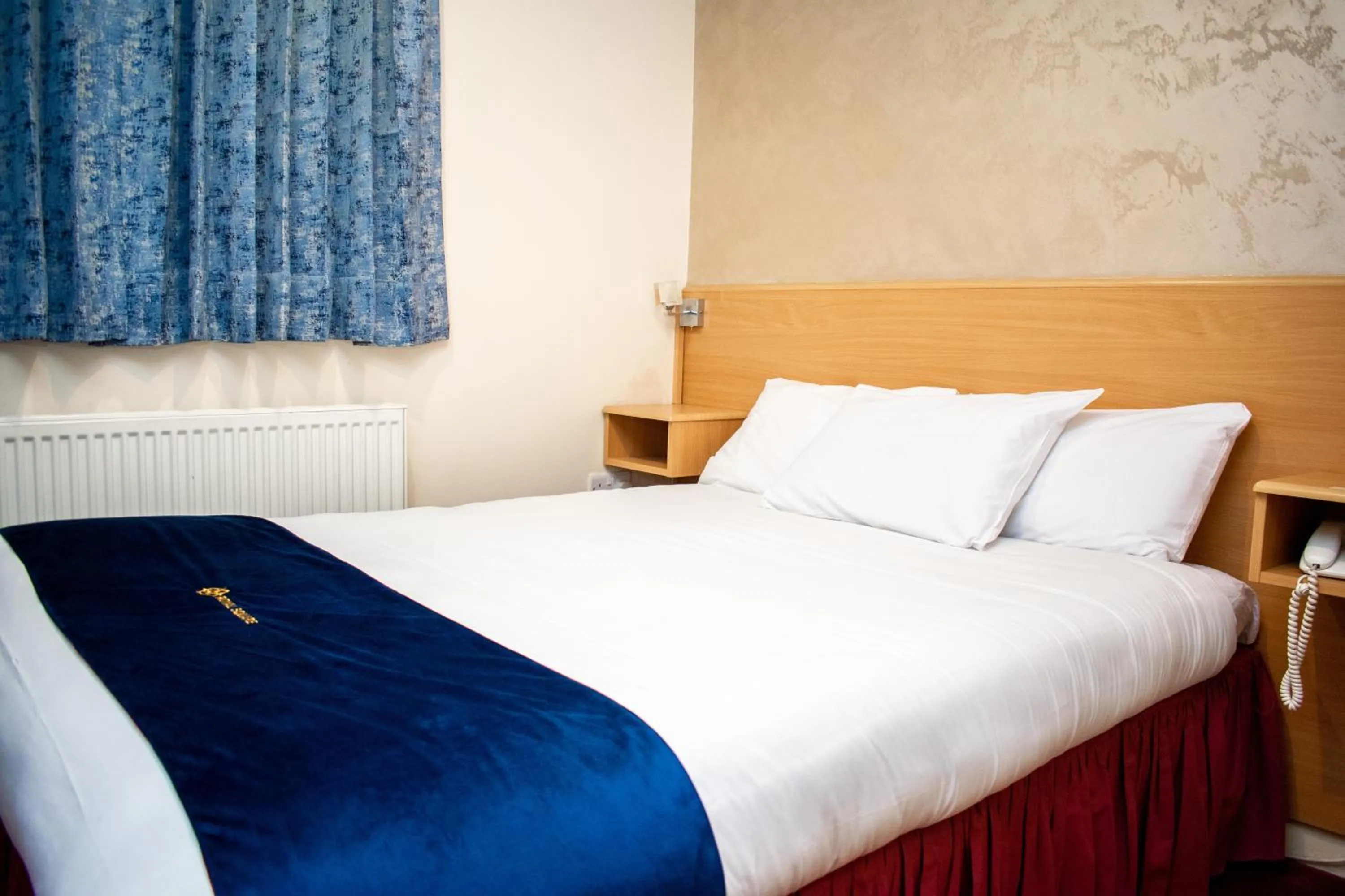 Bed in Royal Square Hotel - NEC & Birmingham Airport