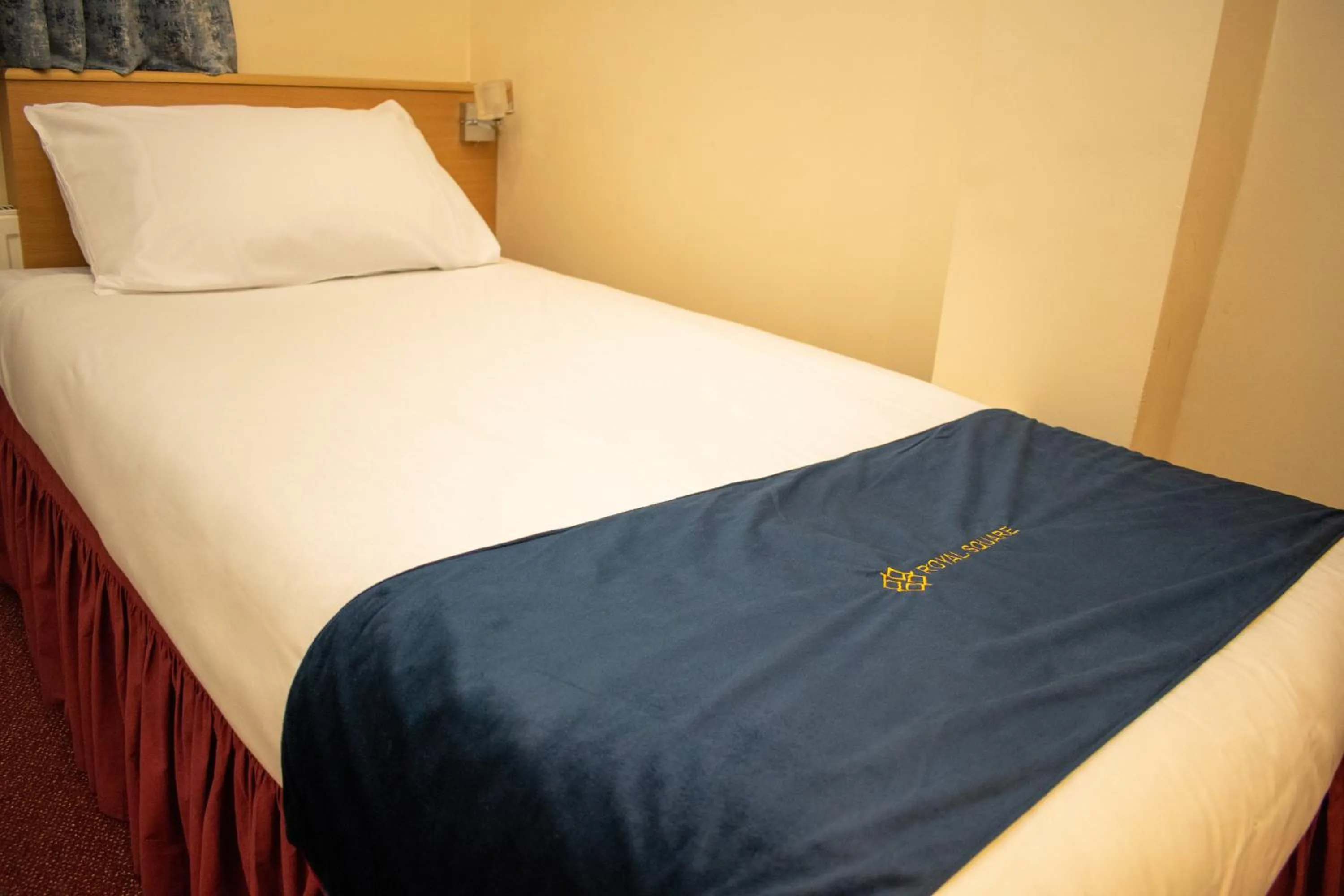 Bed in Royal Square Hotel - NEC & Birmingham Airport