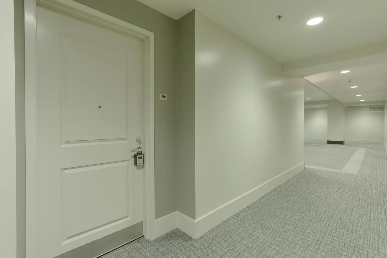 Facade/entrance in Renu Suites at The Burlington Portland