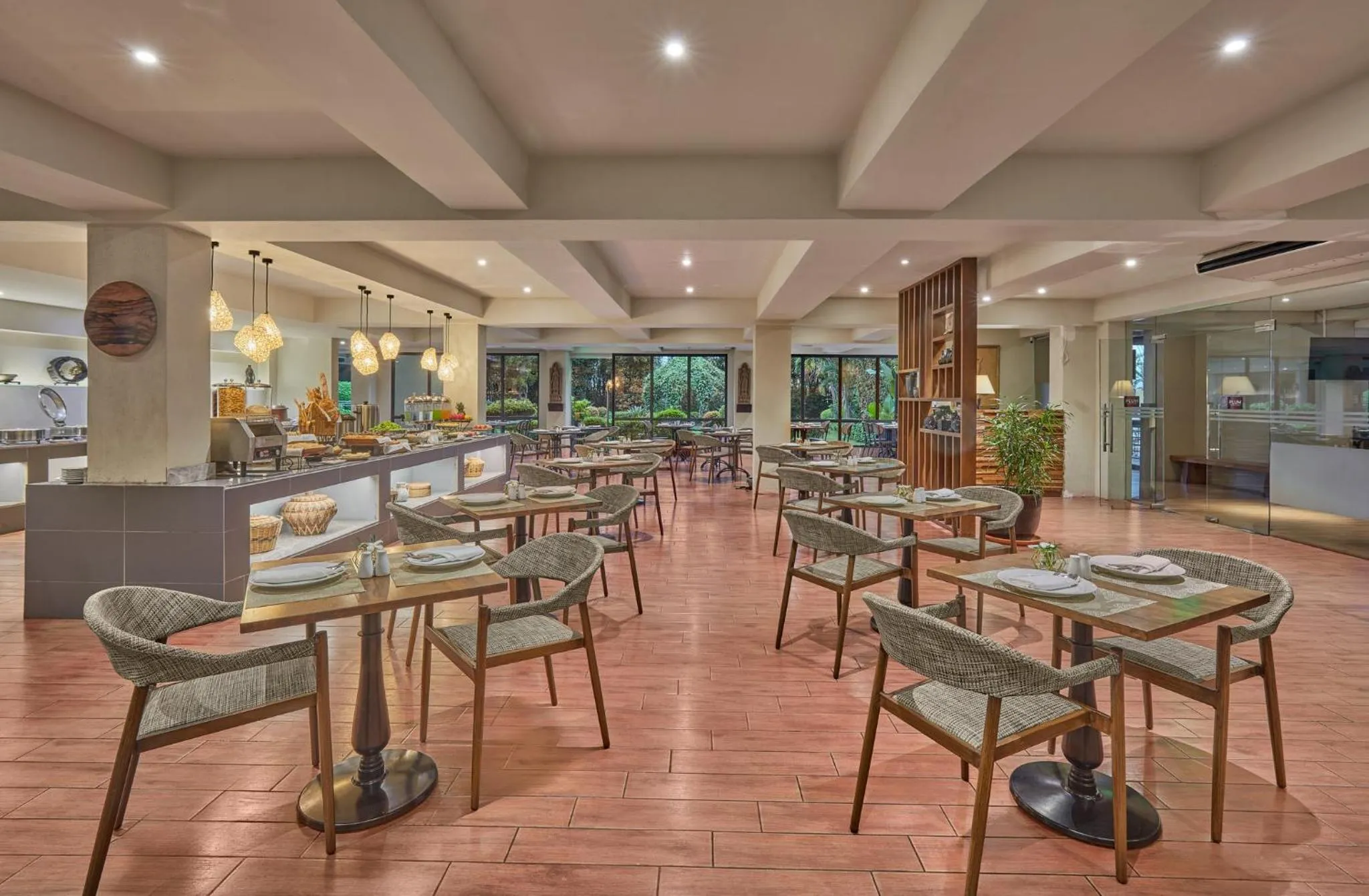 Restaurant/places to eat in Holiday Inn & Suites Batangas LimaPark by IHG