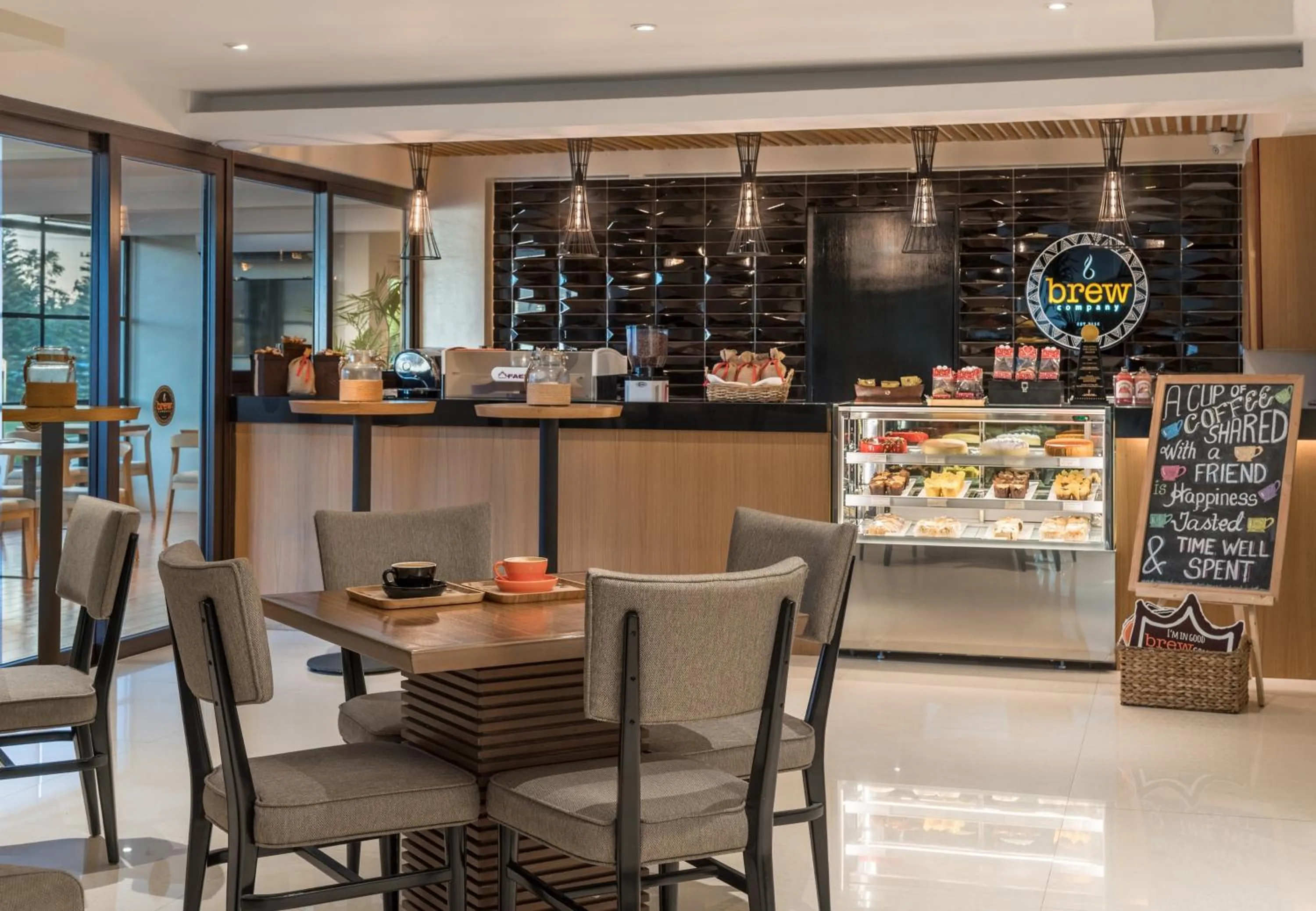 Restaurant/places to eat in Holiday Inn & Suites Batangas LimaPark by IHG