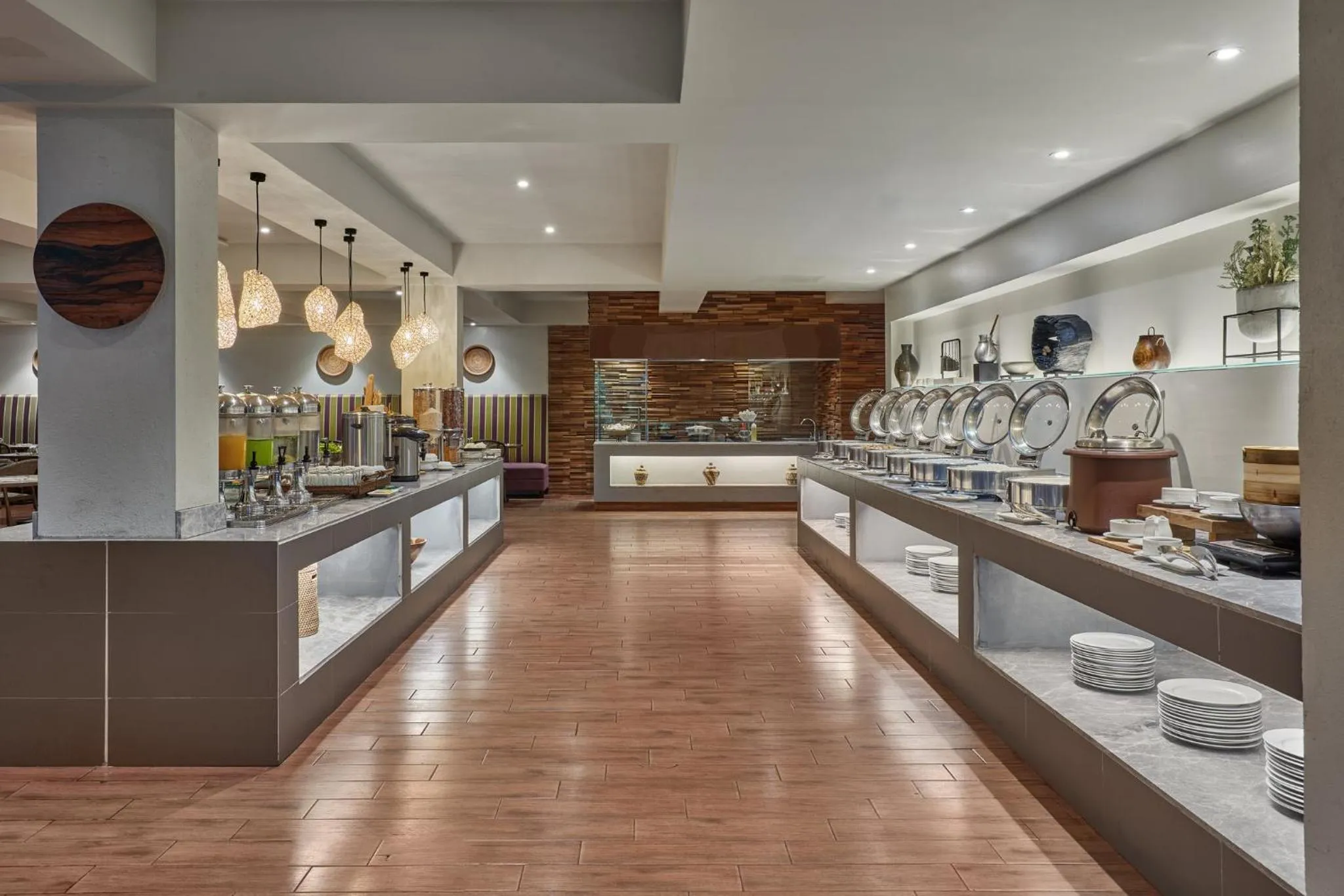 Restaurant/places to eat in Holiday Inn & Suites Batangas LimaPark by IHG