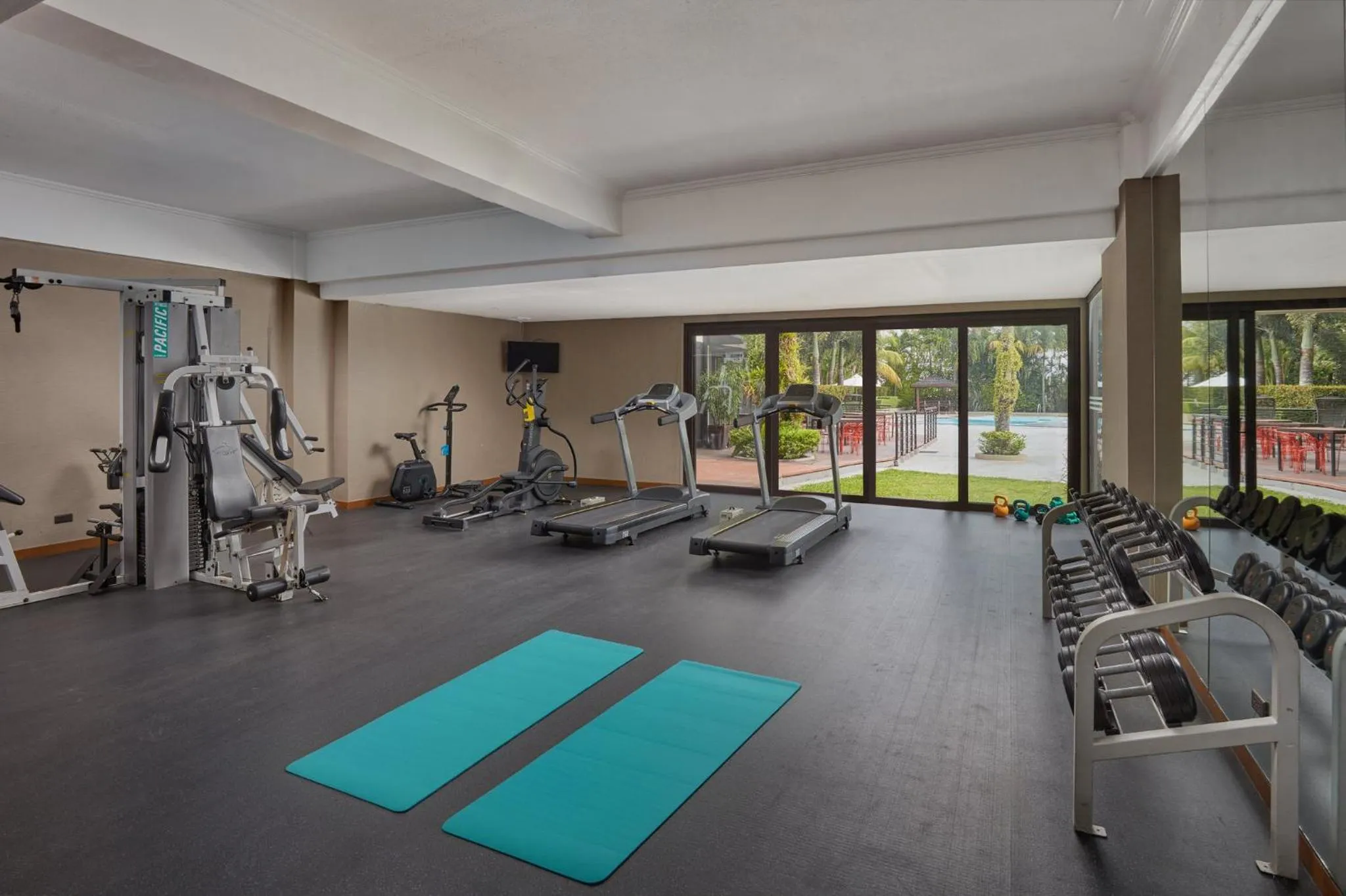 Fitness centre/facilities in Holiday Inn & Suites Batangas LimaPark by IHG