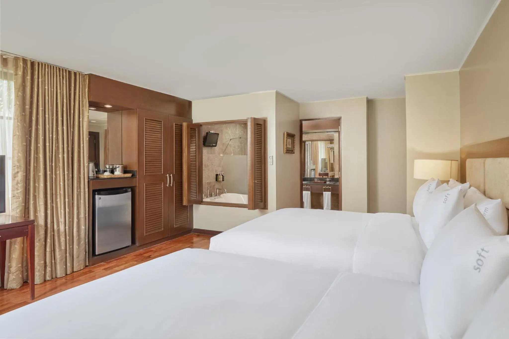 Photo of the whole room, Bed in Holiday Inn & Suites Batangas LimaPark by IHG