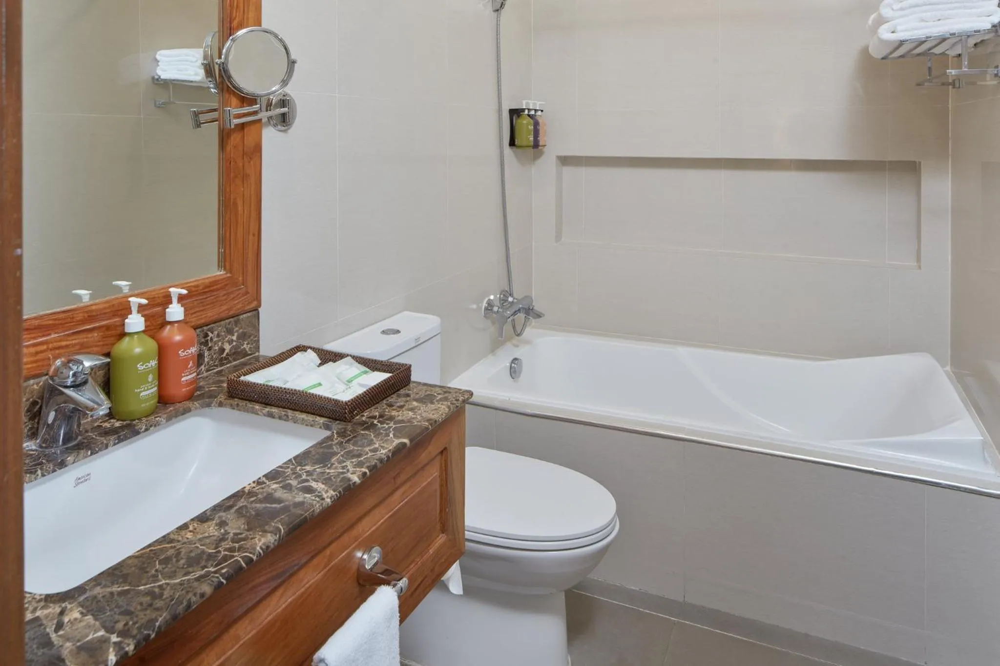 Photo of the whole room in Holiday Inn & Suites Batangas LimaPark by IHG