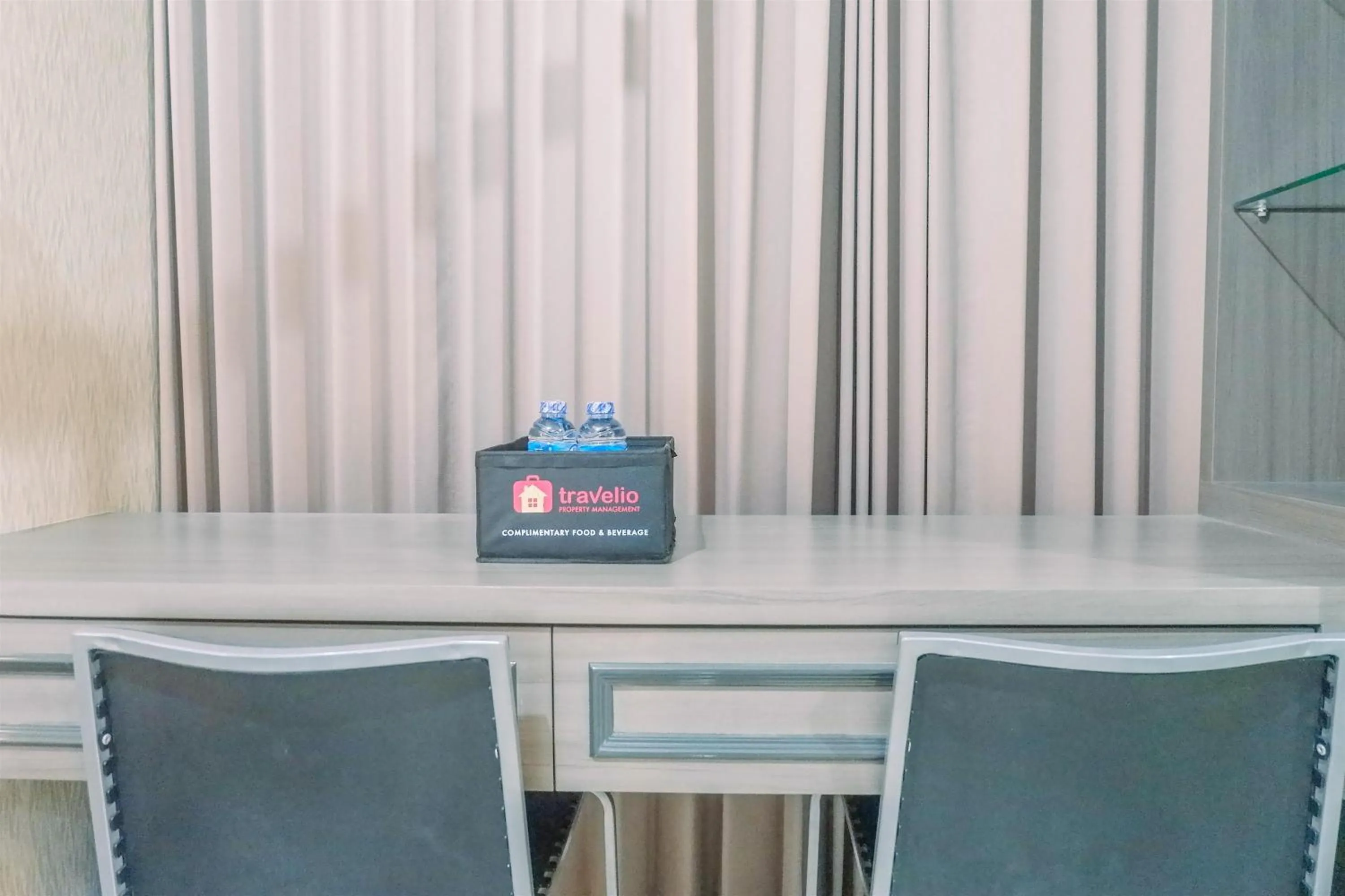 Classic Studio Room Apartment at Taman Melati Surabaya By Travelio