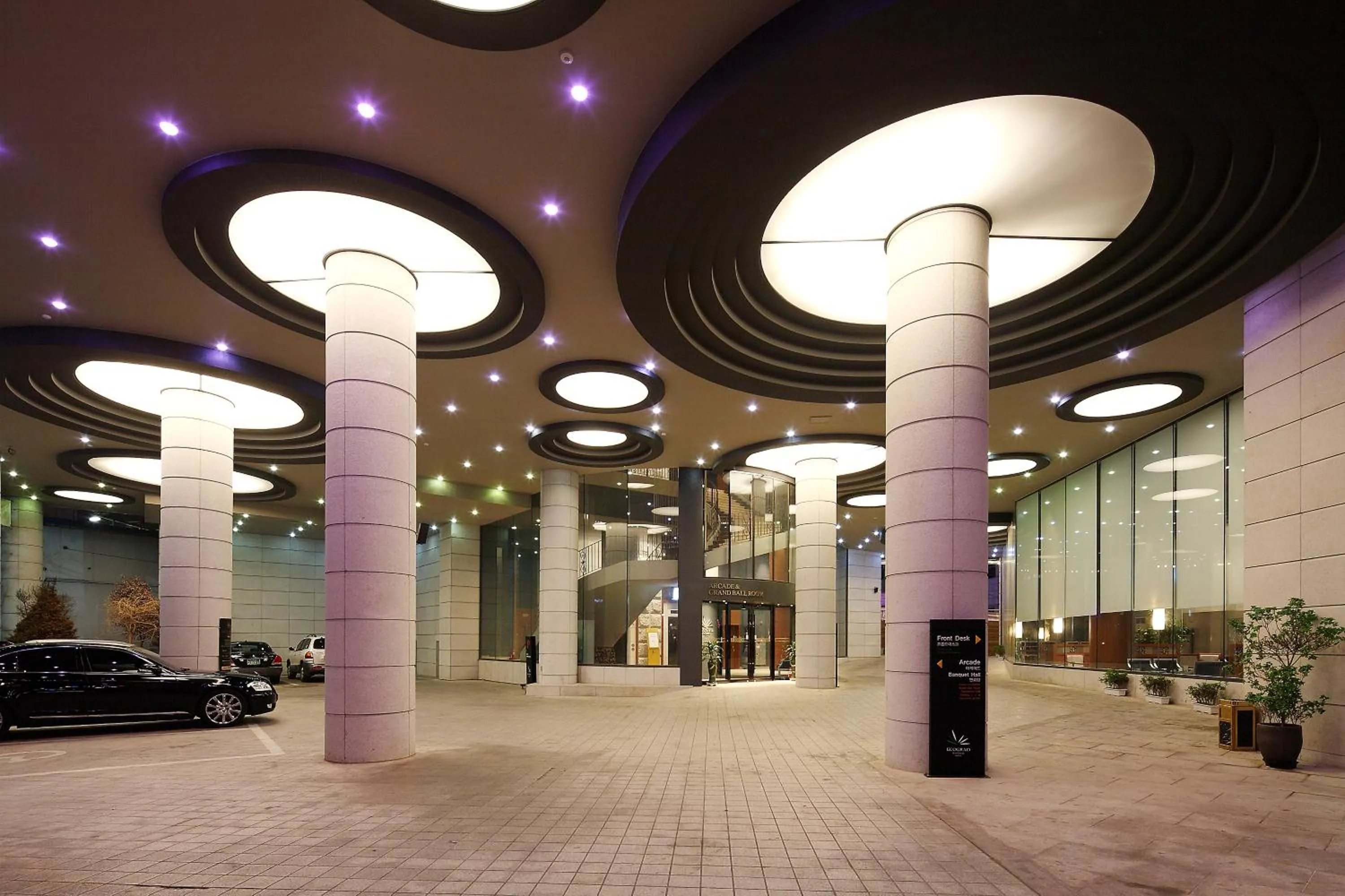 Facade/entrance in Ecograd Hotel