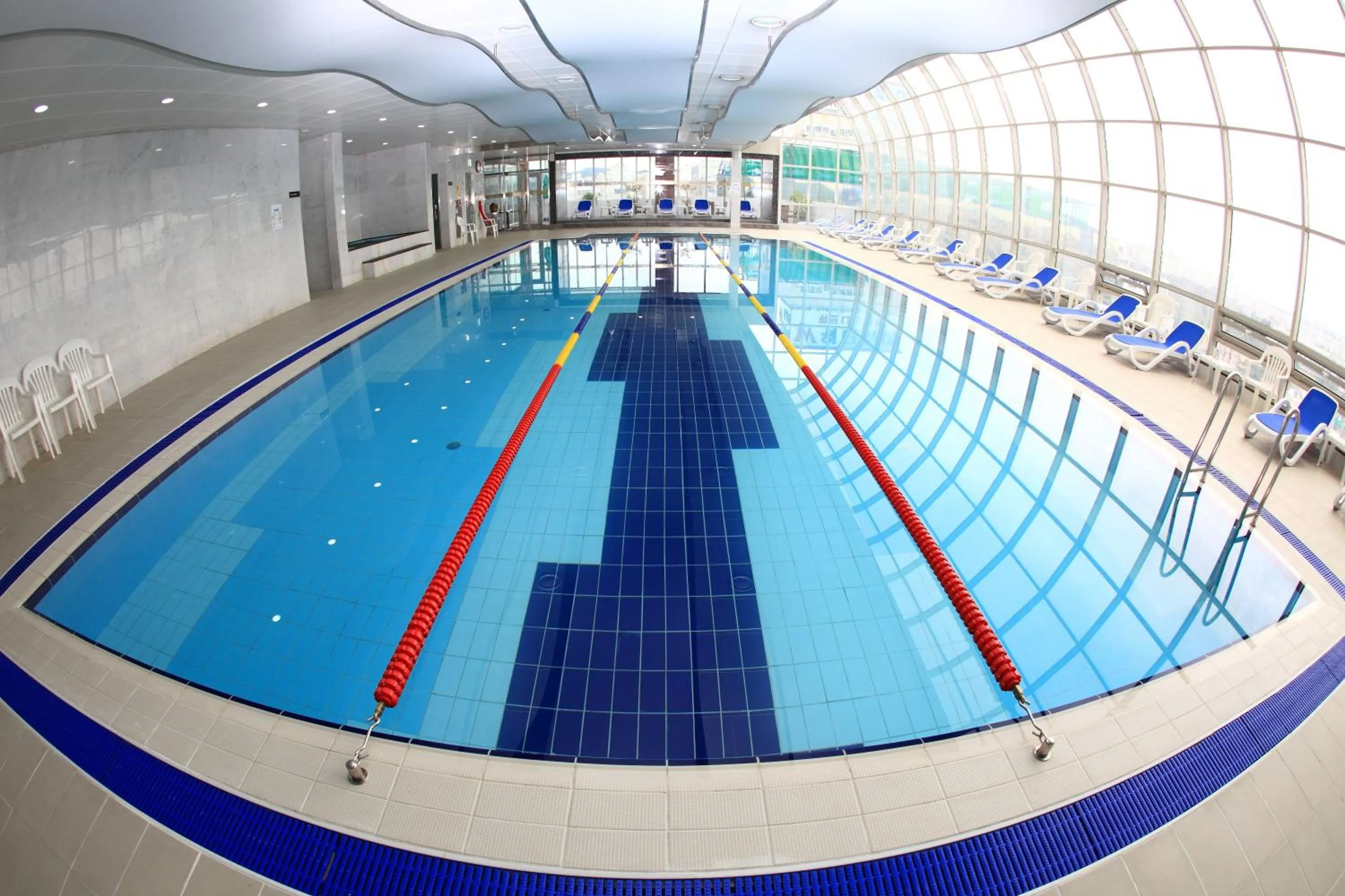 Swimming pool in Ecograd Hotel
