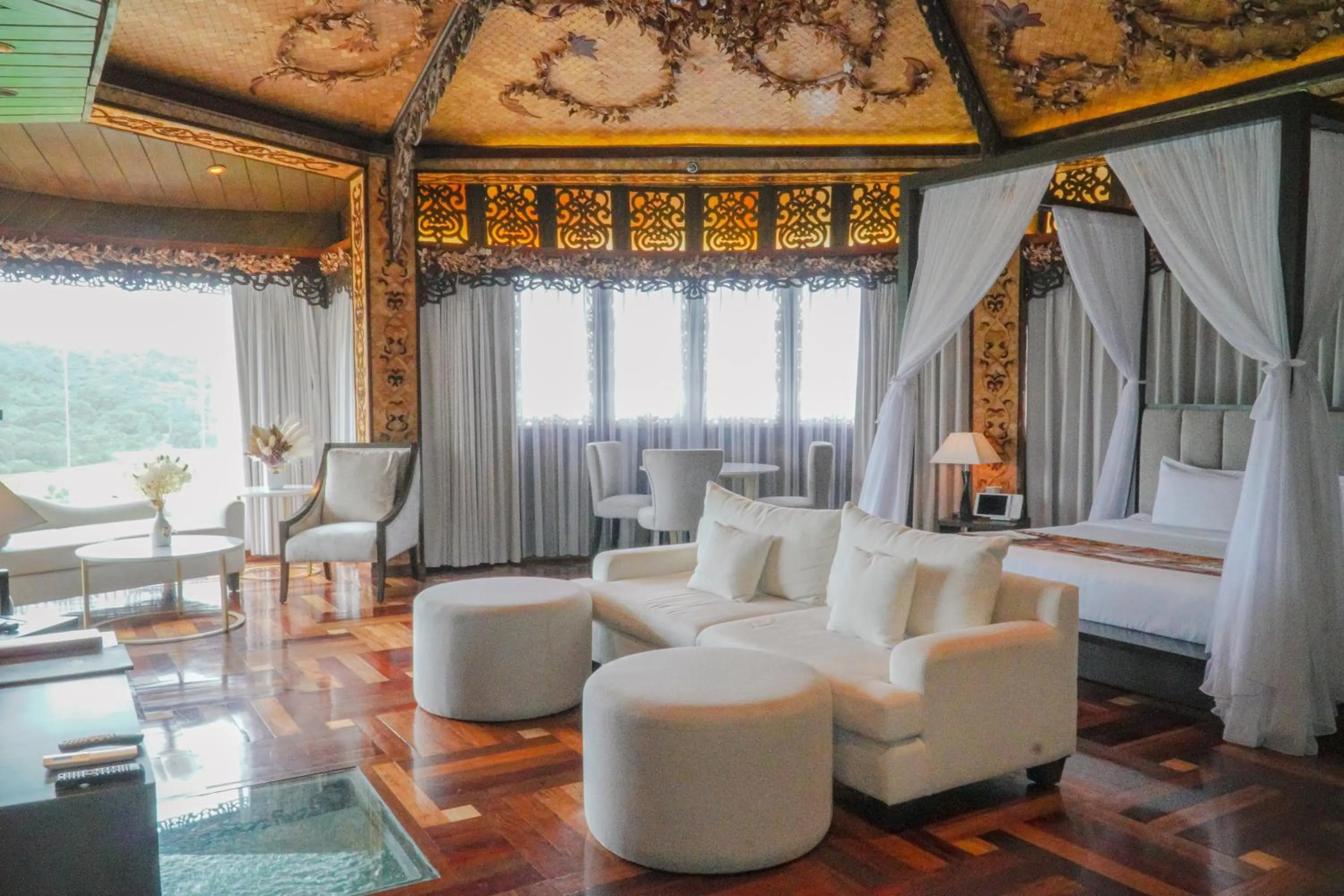 Living room in Rancho Bernardo Luxury Villas and Resort