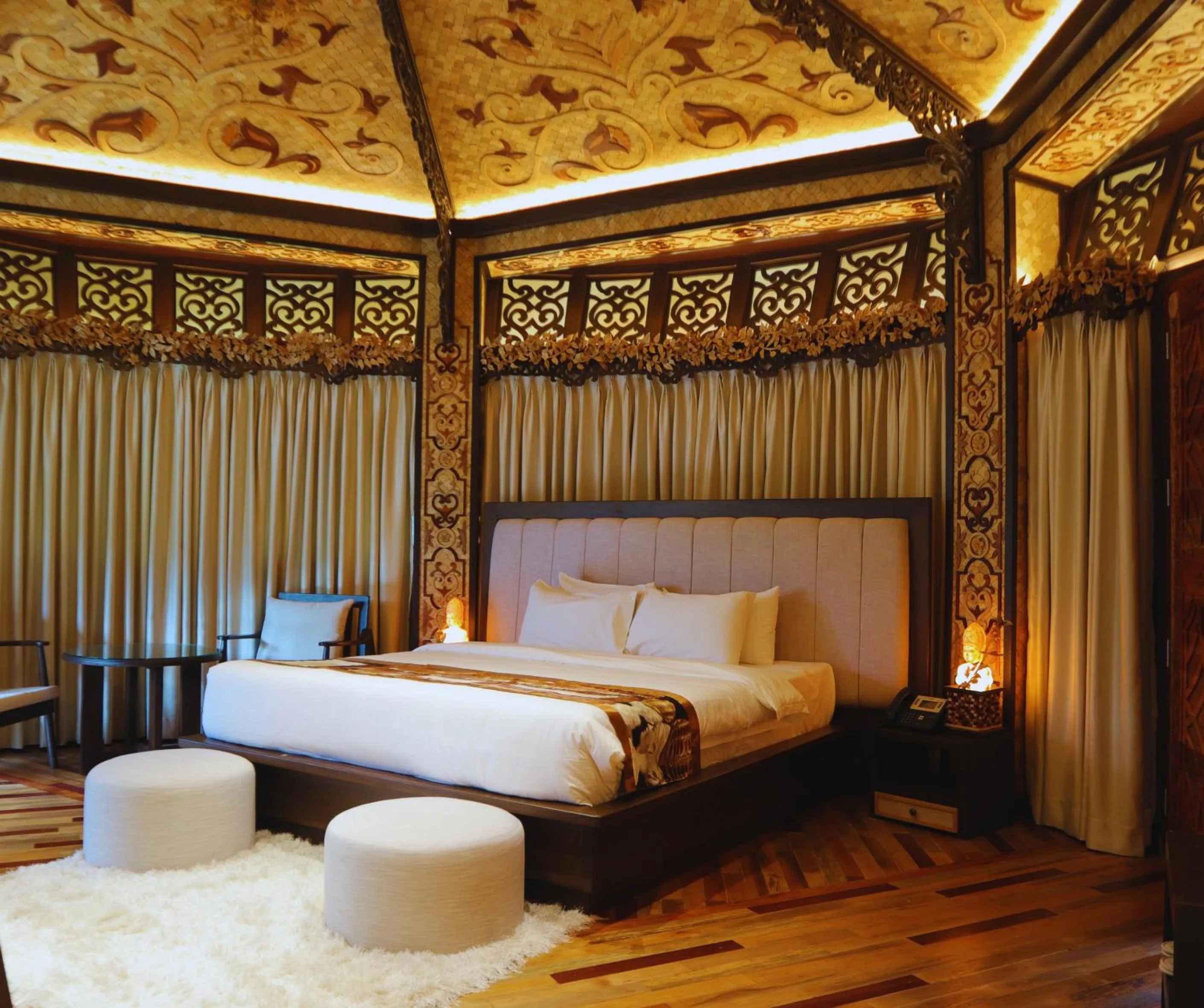 Bed in Rancho Bernardo Luxury Villas and Resort