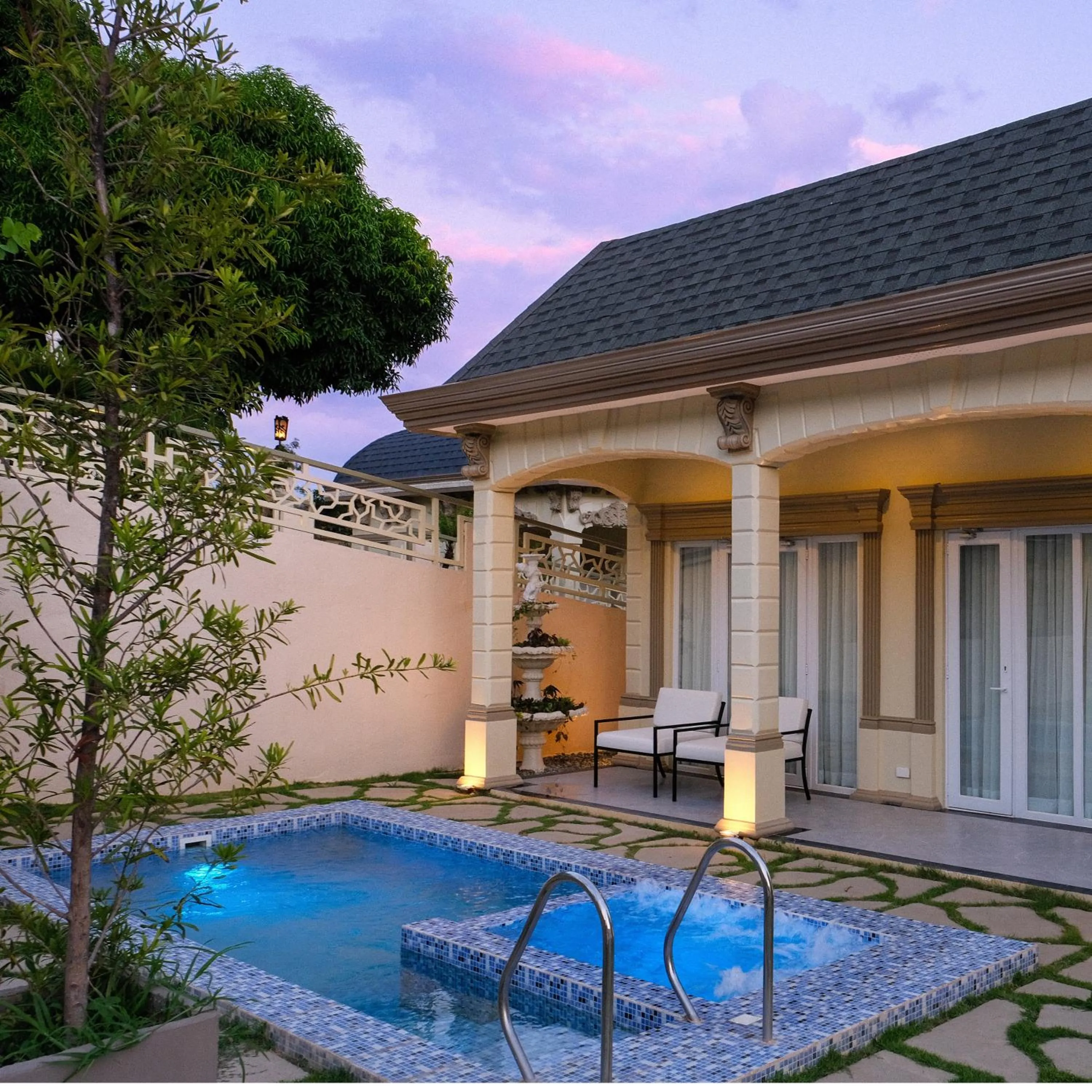 Pool view in Rancho Bernardo Luxury Villas and Resort