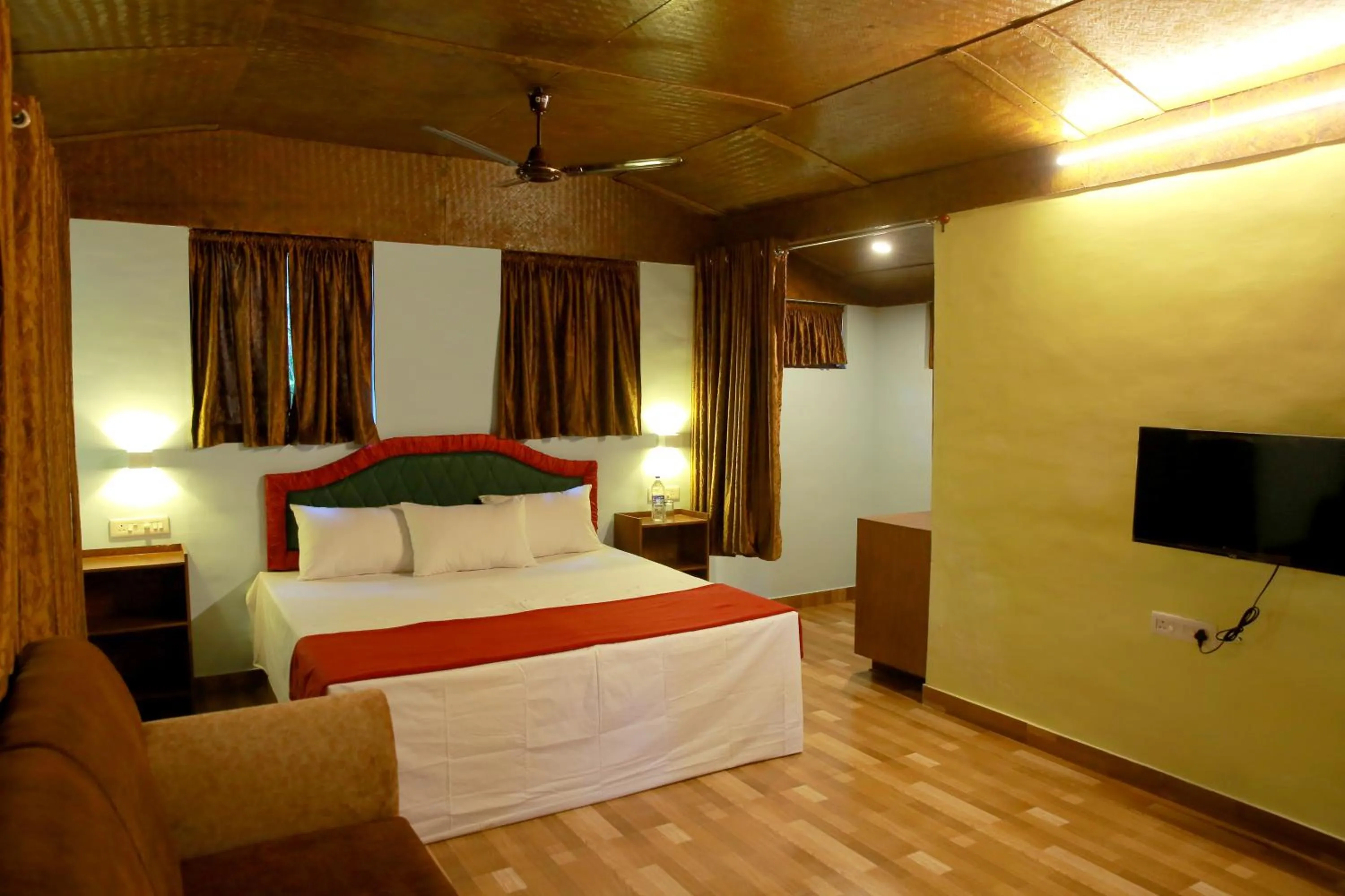 Bedroom, Bed in Snow Hills Nature Resort, Thekkady