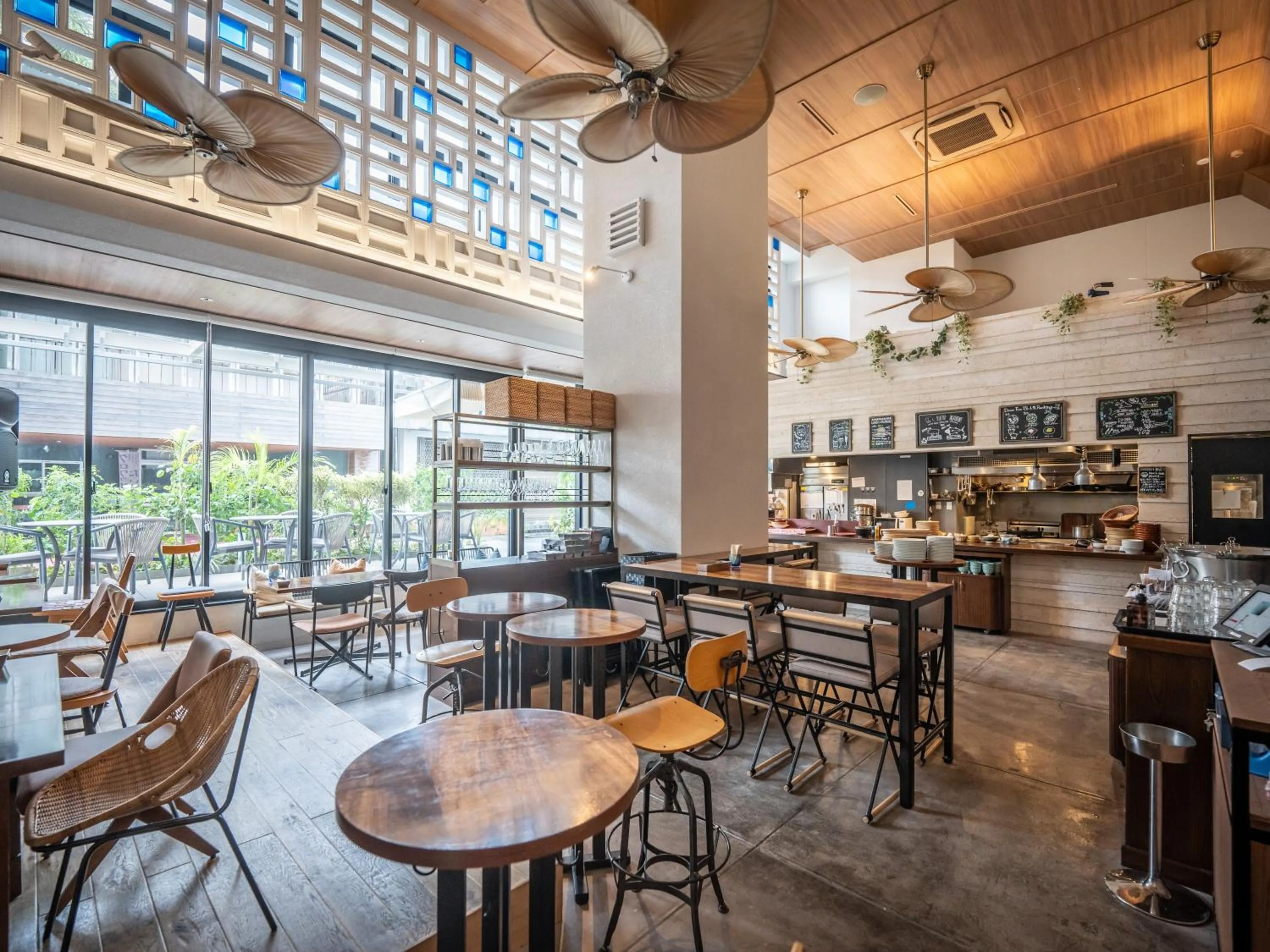 Restaurant/places to eat in Tabino Hotel lit Miyakojima