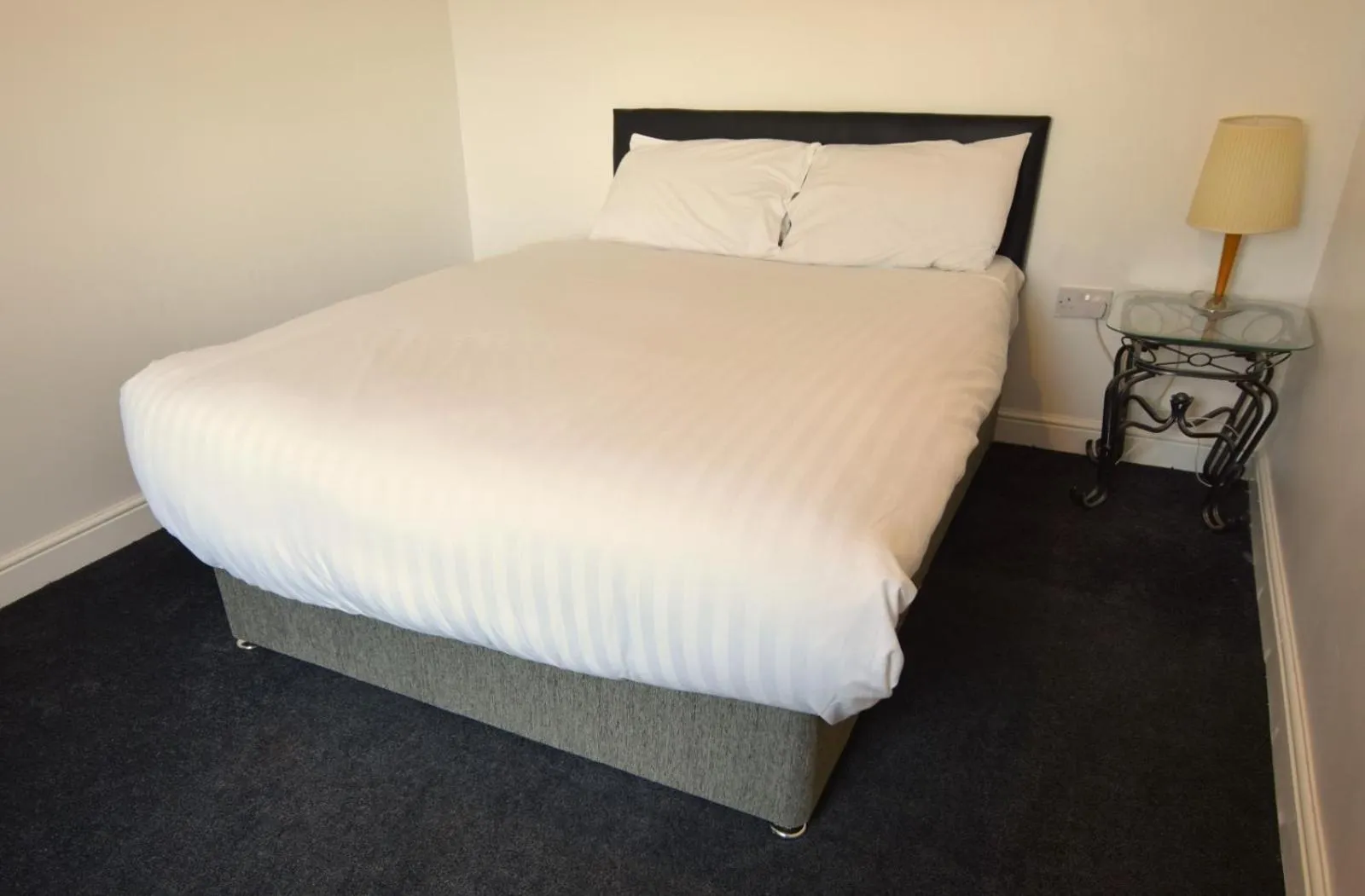 Bedroom, Bed in OYO Victoria Apartments