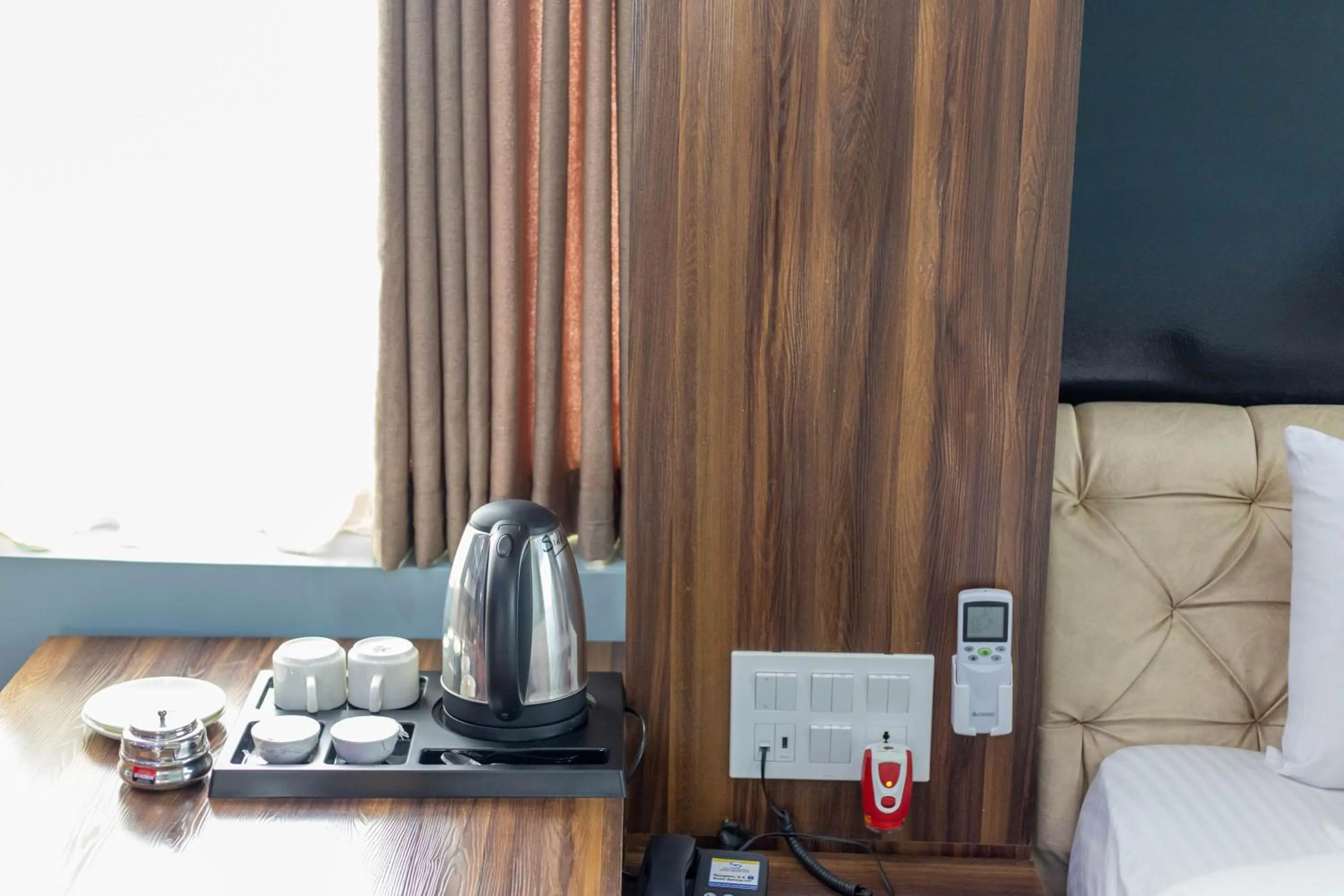 Coffee/tea facilities in Siddhartha Hotel Grand City