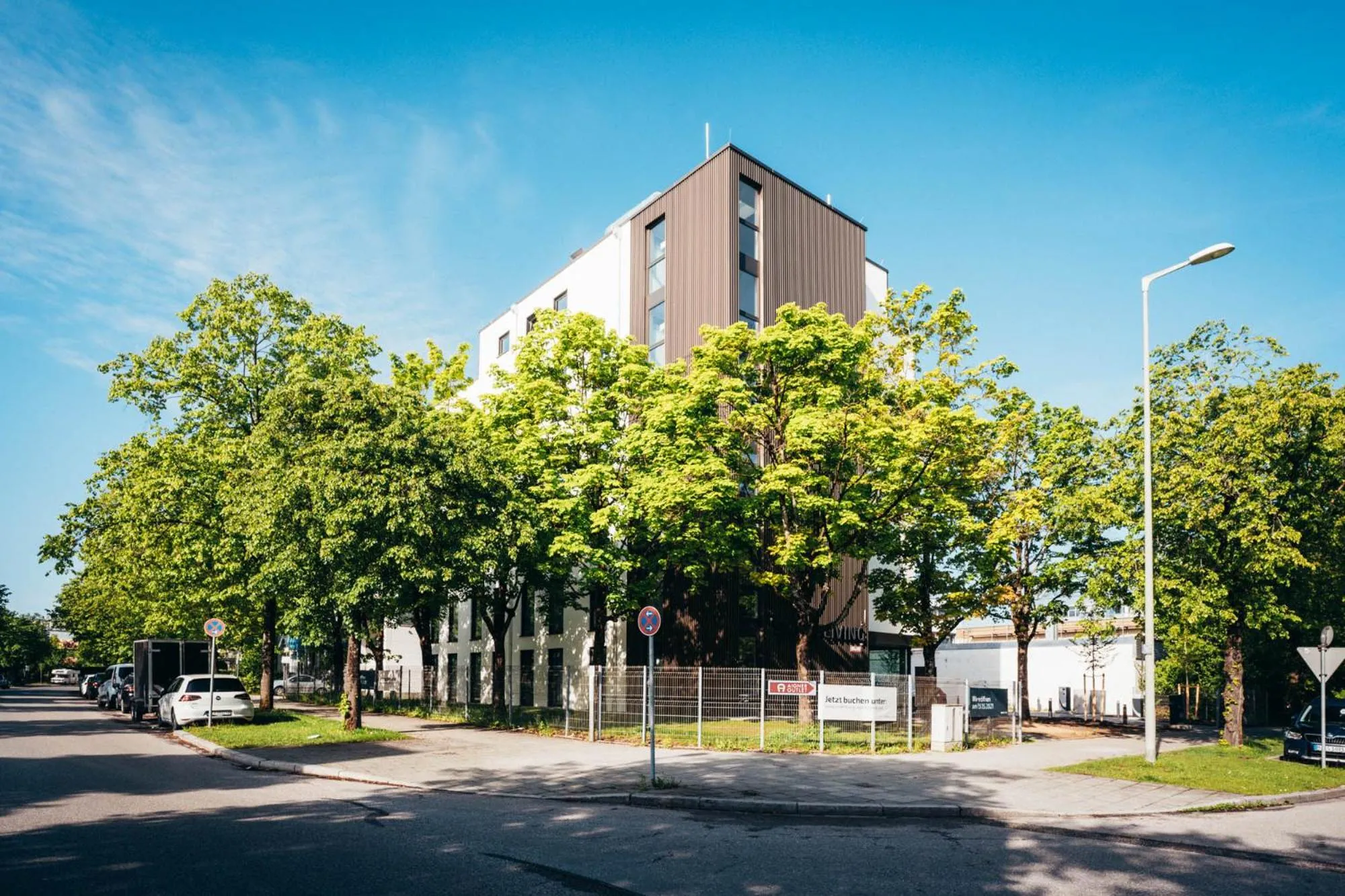 Property building in kalm stay - munich east