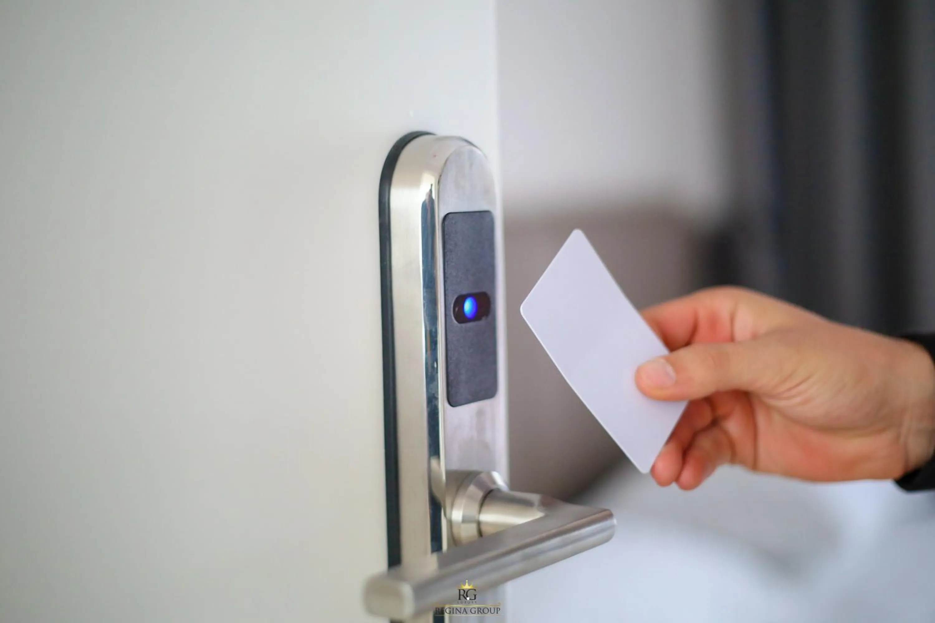 microwave in Regina Garden Vlore