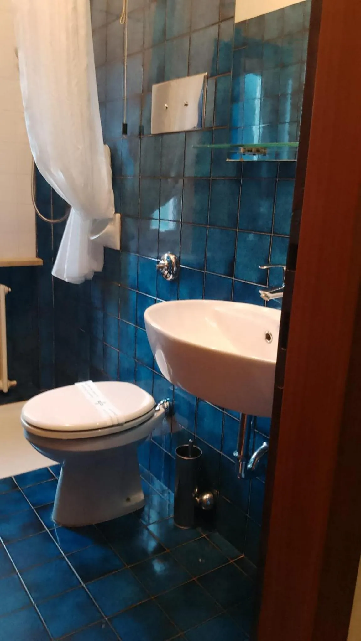 Shower in Hotel Siros