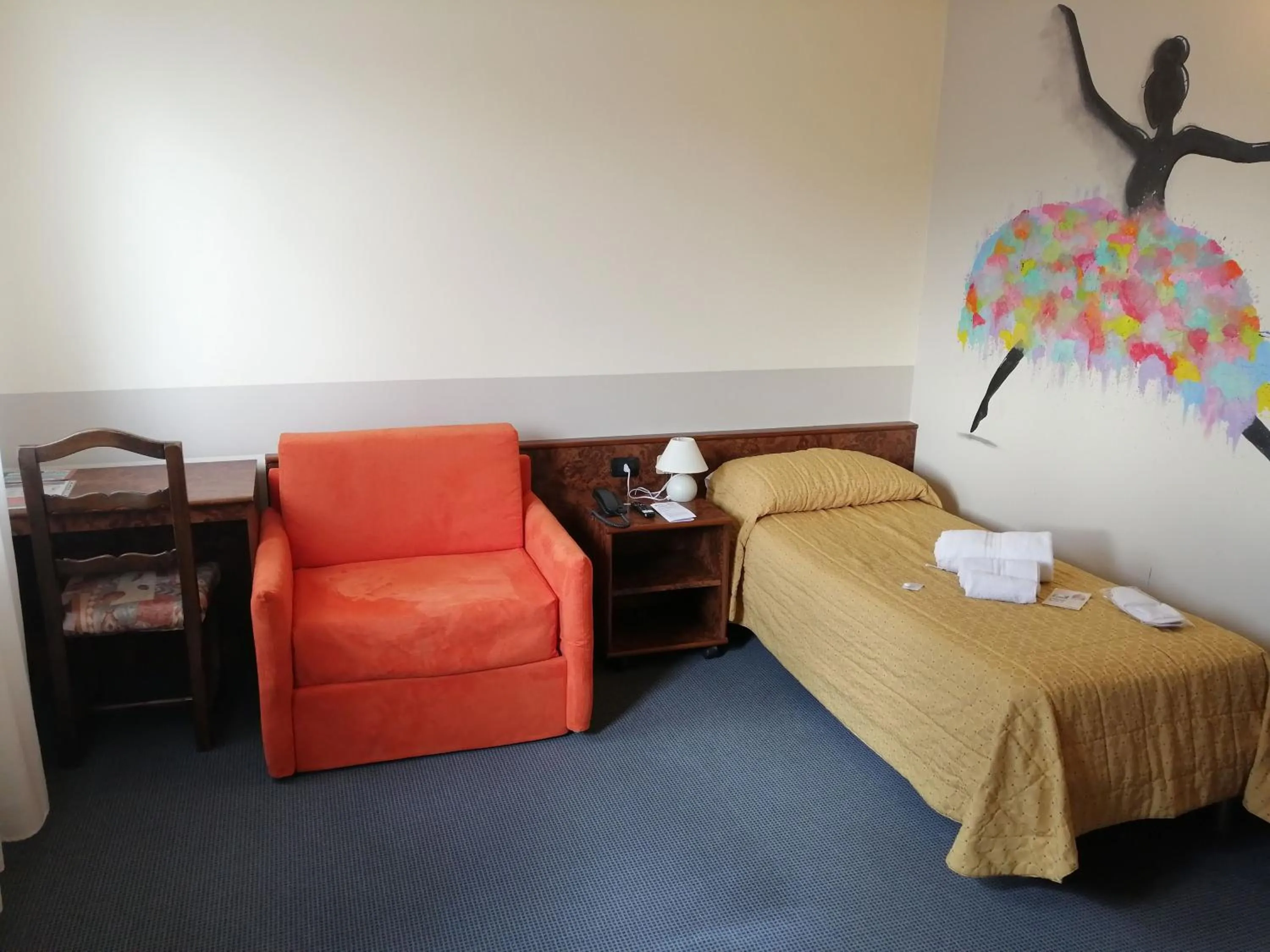 Bedroom, Bed in Hotel Siros