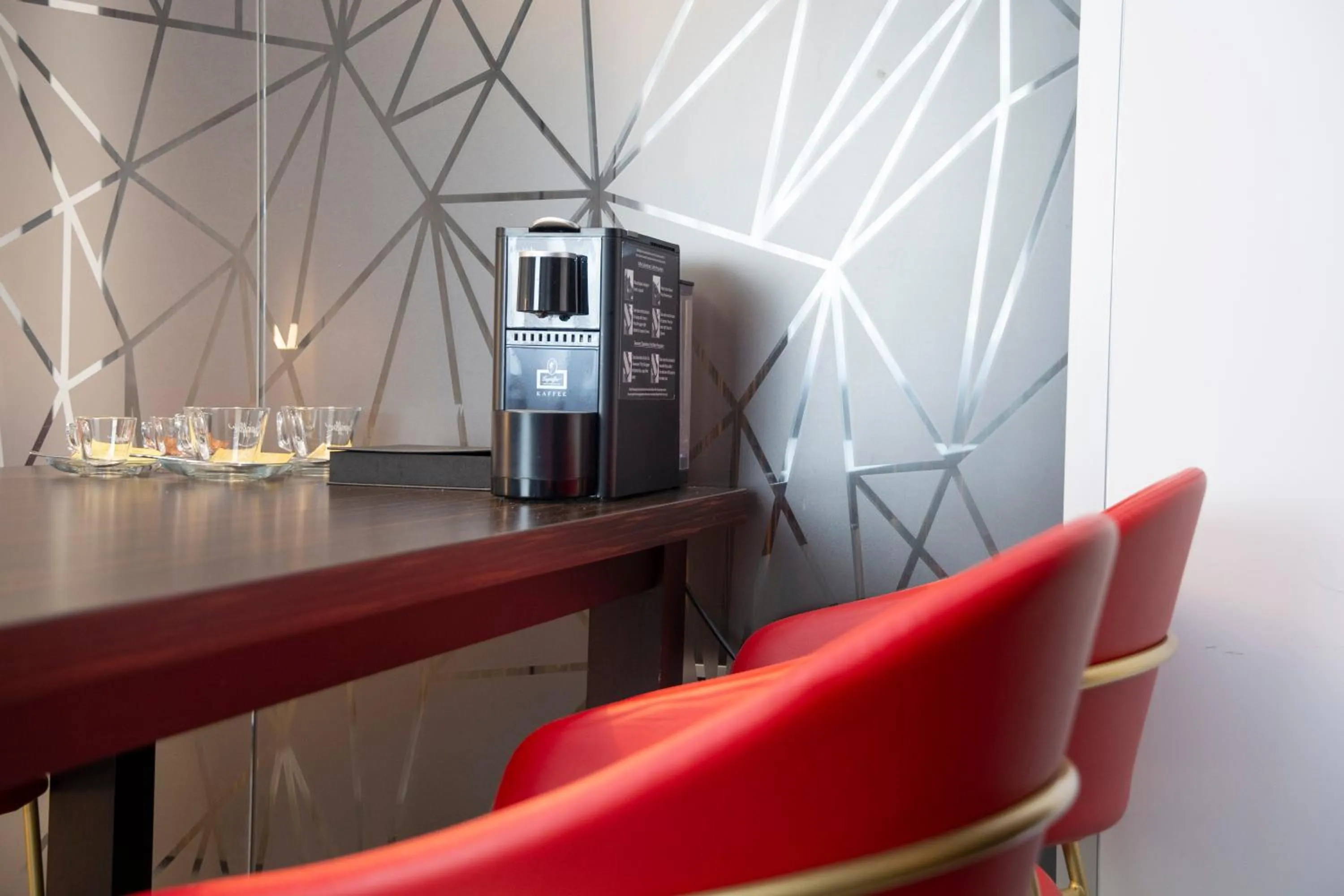 Photo of the whole room in Trans World Hotel Donauwelle