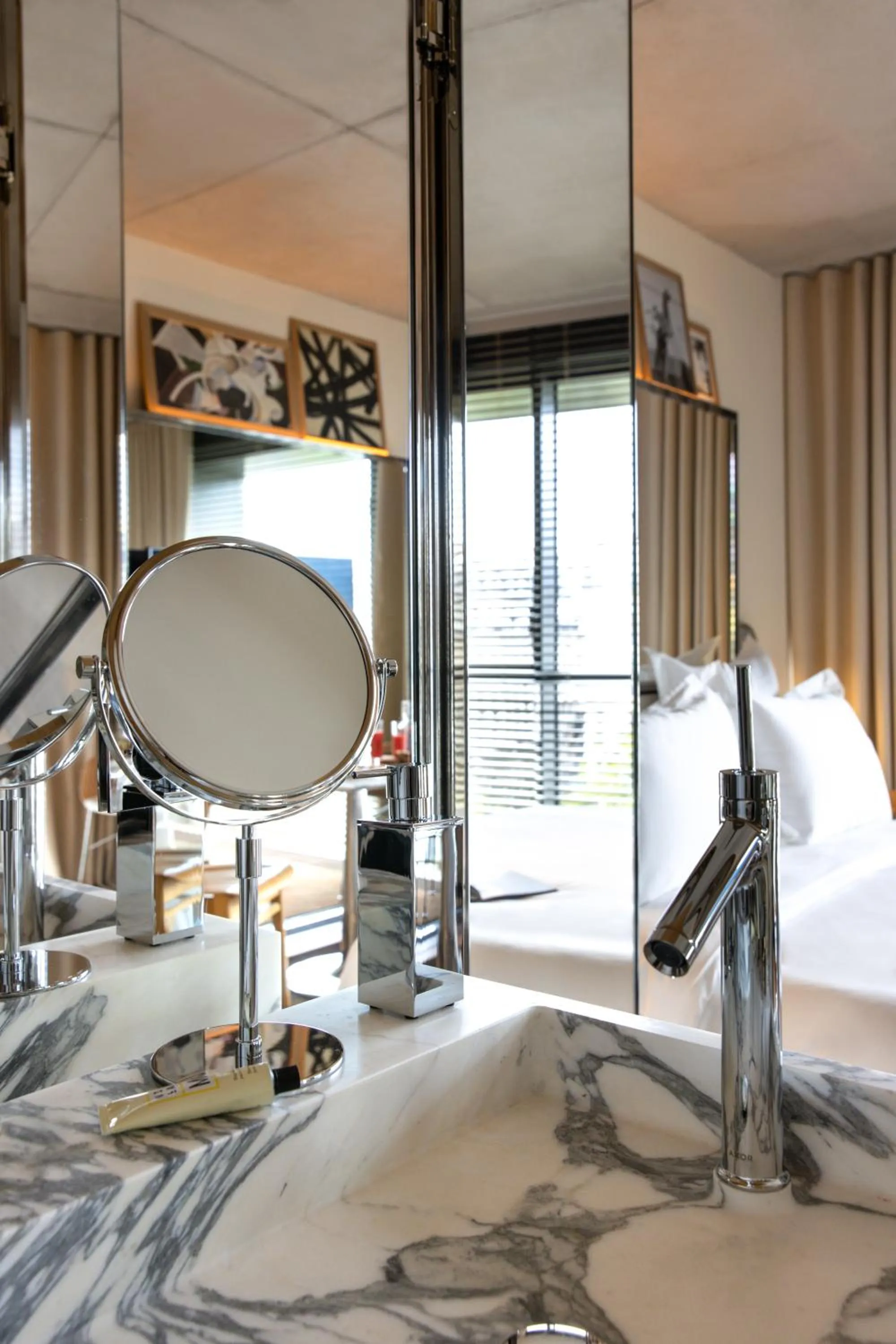 Bathroom, Bed in Villa M
