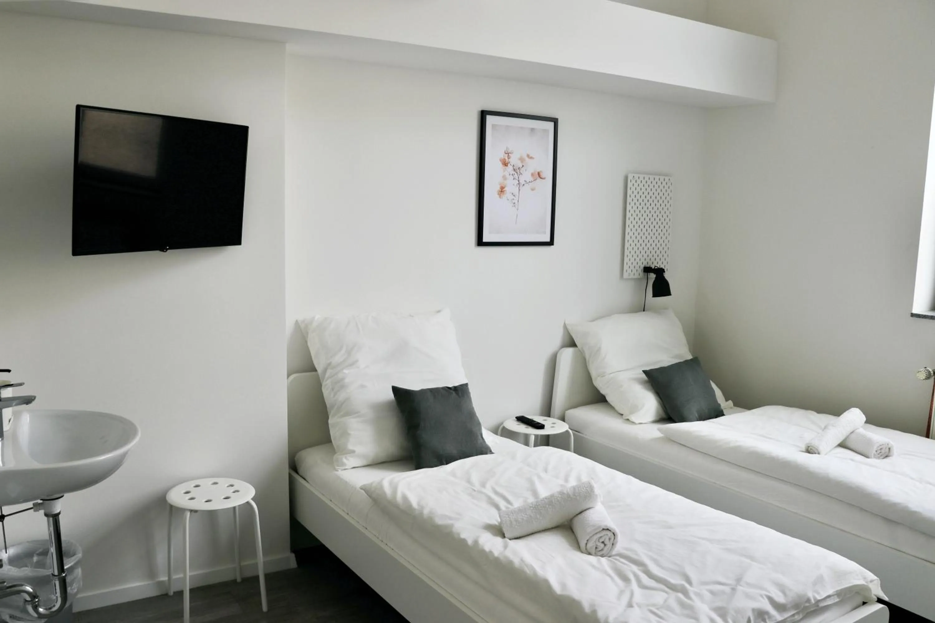 Photo of the whole room, Bed in Schlafkonzept Hannover