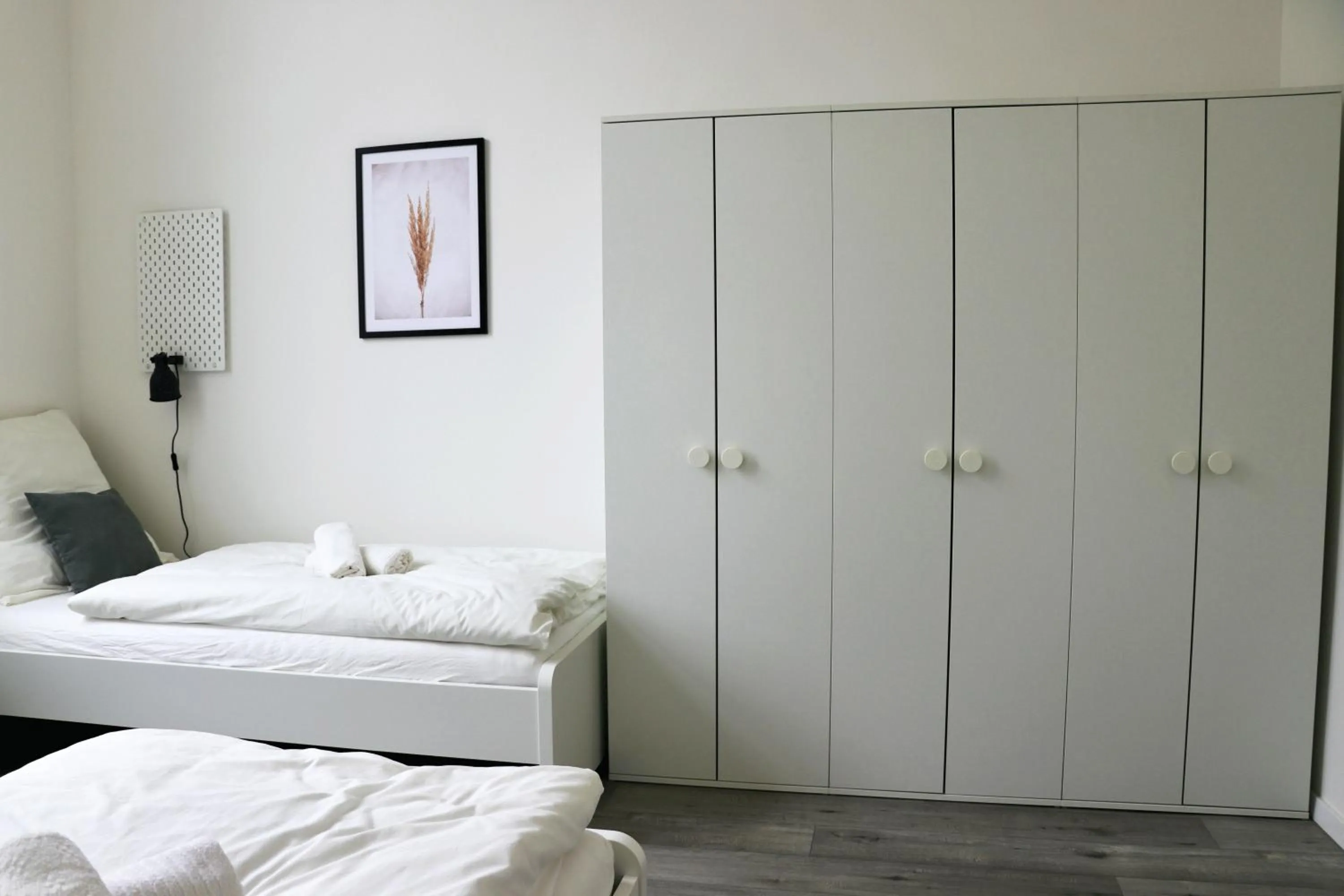 wardrobe, Bed in Schlafkonzept Hannover