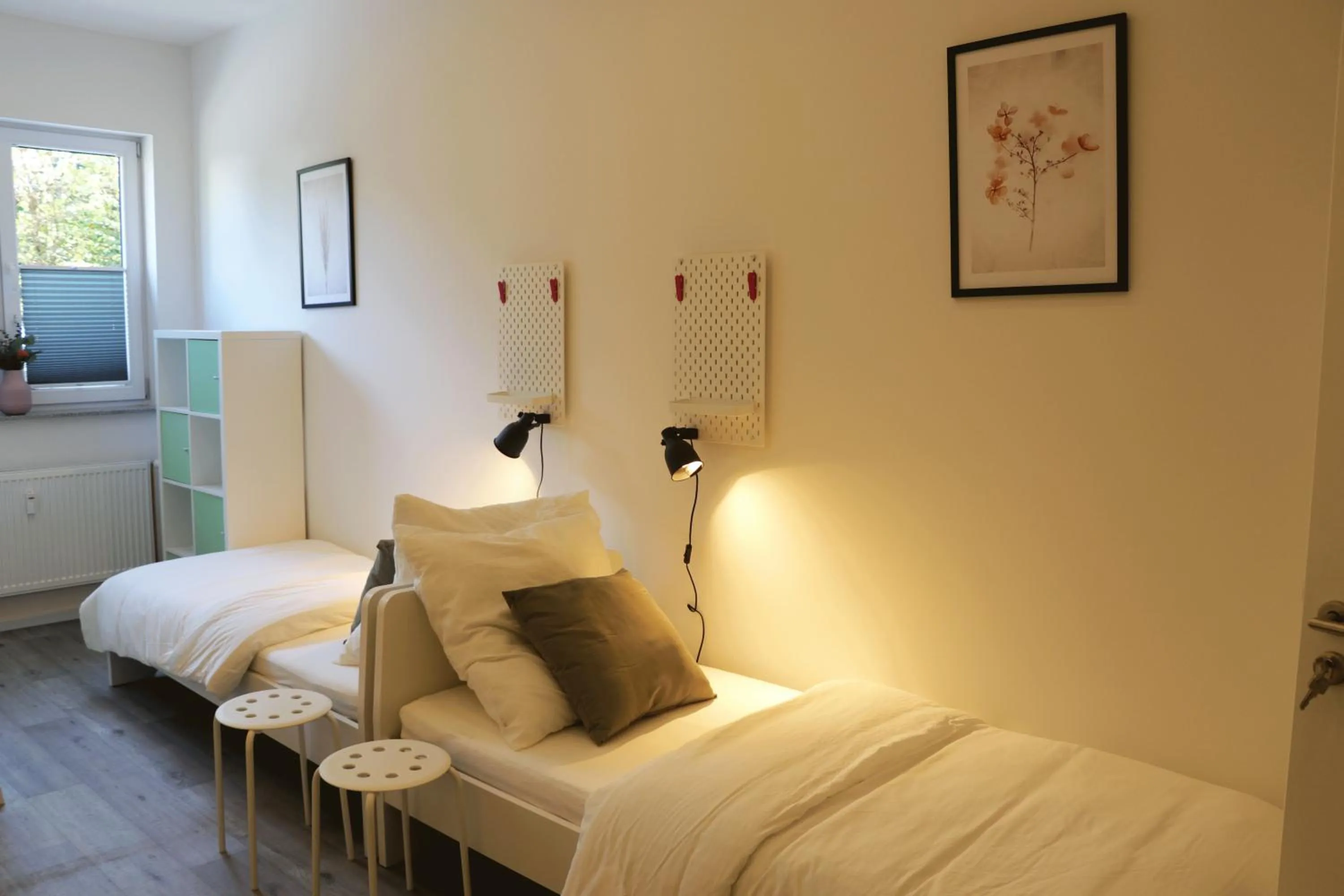 Photo of the whole room, Bed in Schlafkonzept Hannover