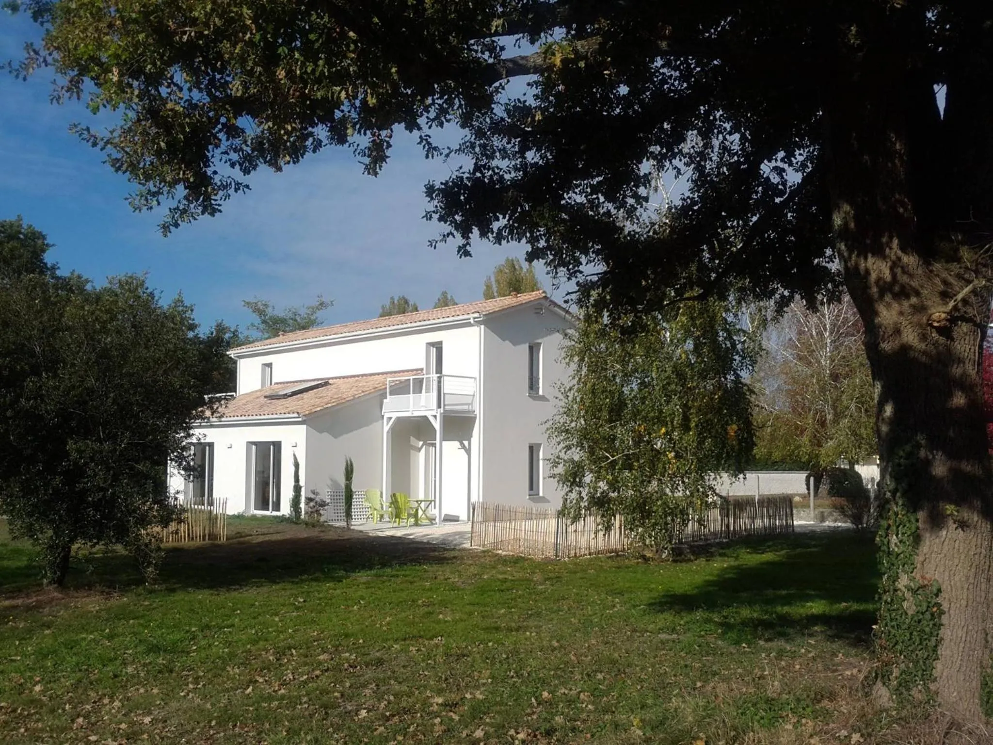 Property building in Maison Lucilda