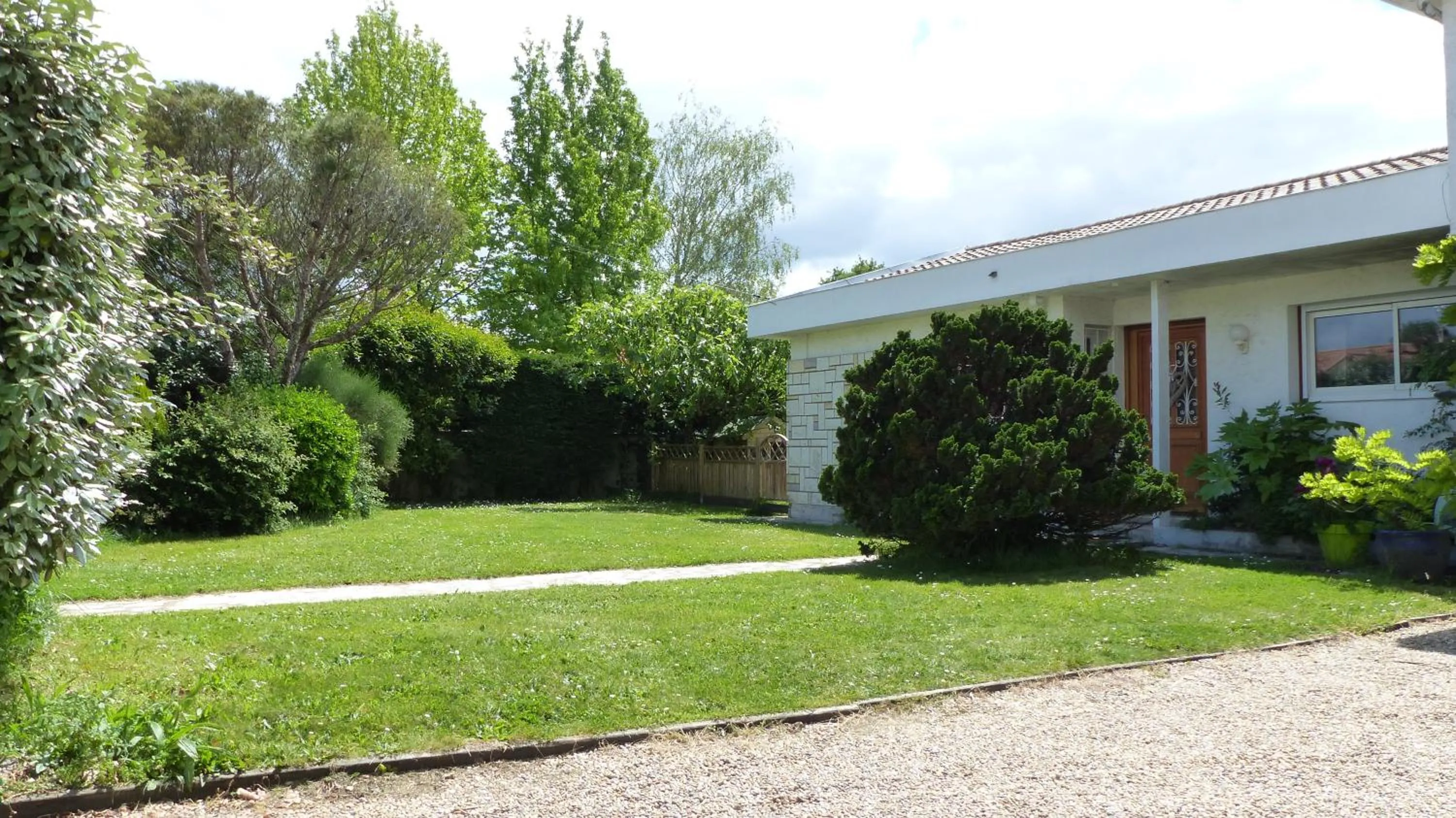 Property building in Maison Lucilda