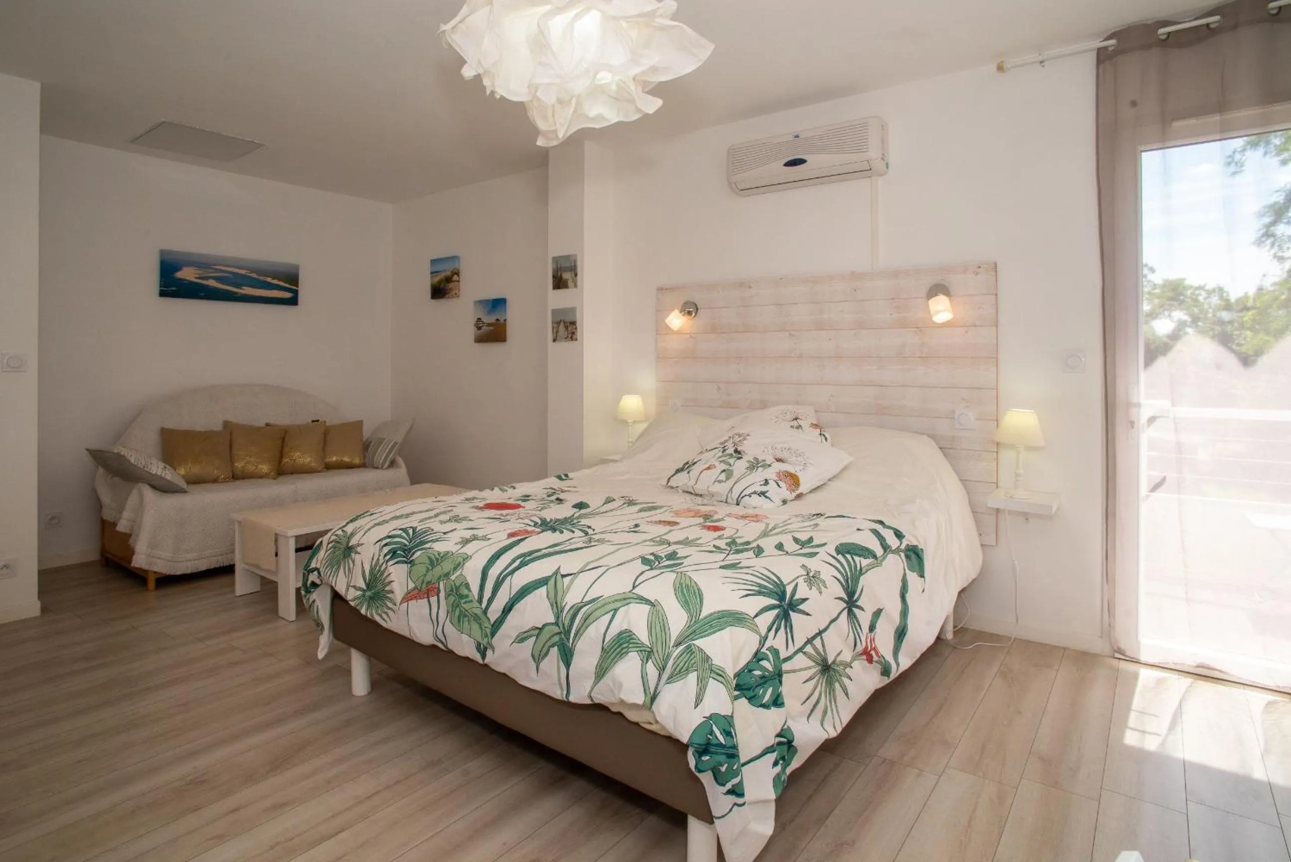 Photo of the whole room in Maison Lucilda