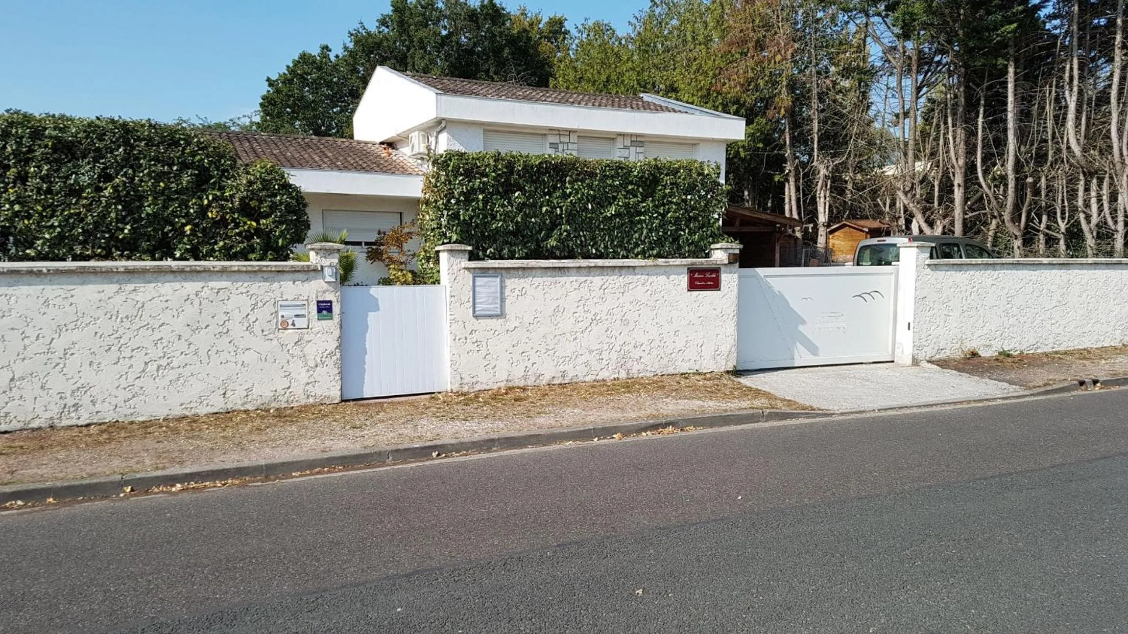 Property building in Maison Lucilda