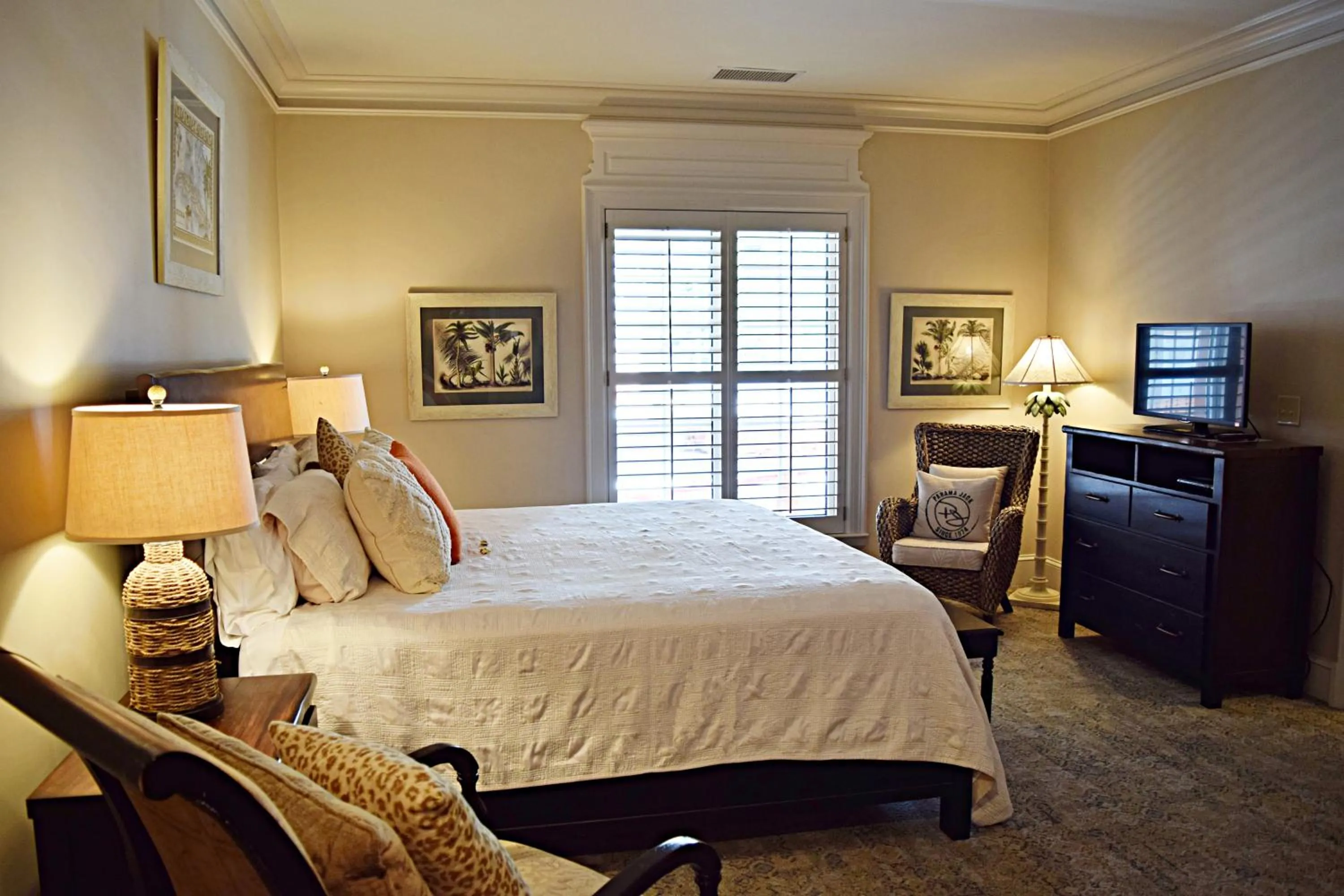 Photo of the whole room, Bed in JH Adams Inn, Trademark Collection by Wyndham