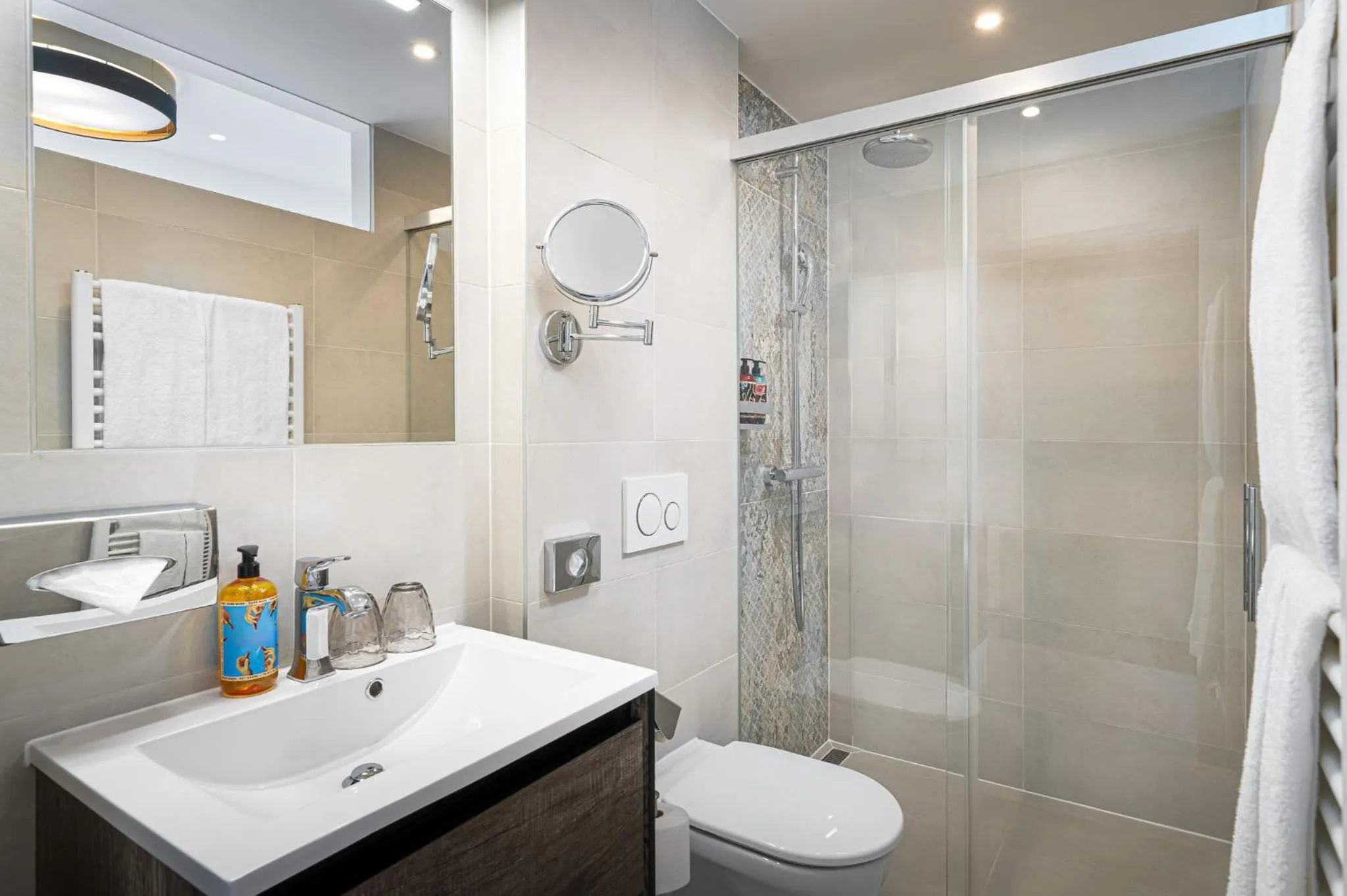 Bathroom in elaya hotel vienna city center