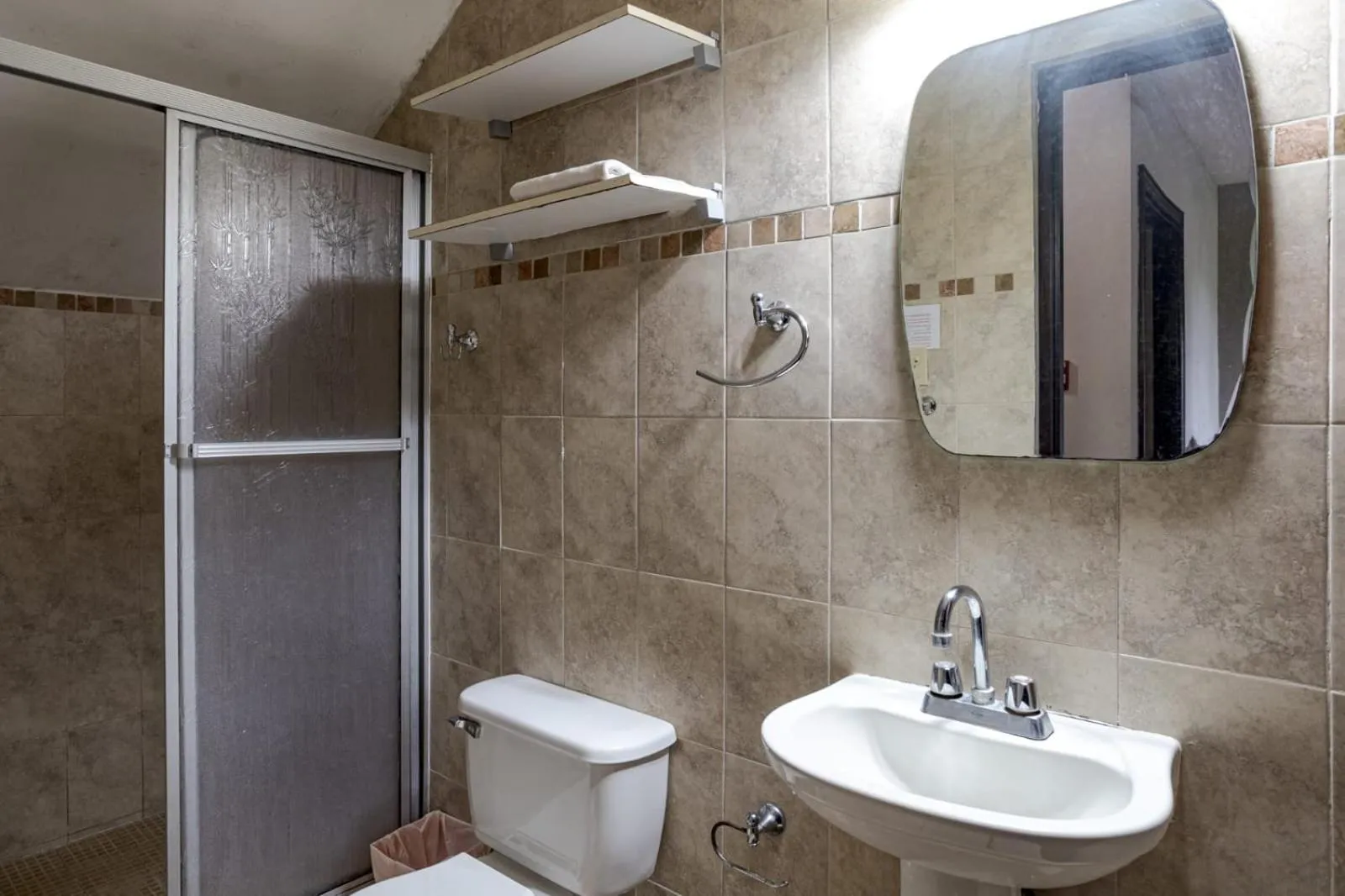 Shower in Cabañas San Miguel