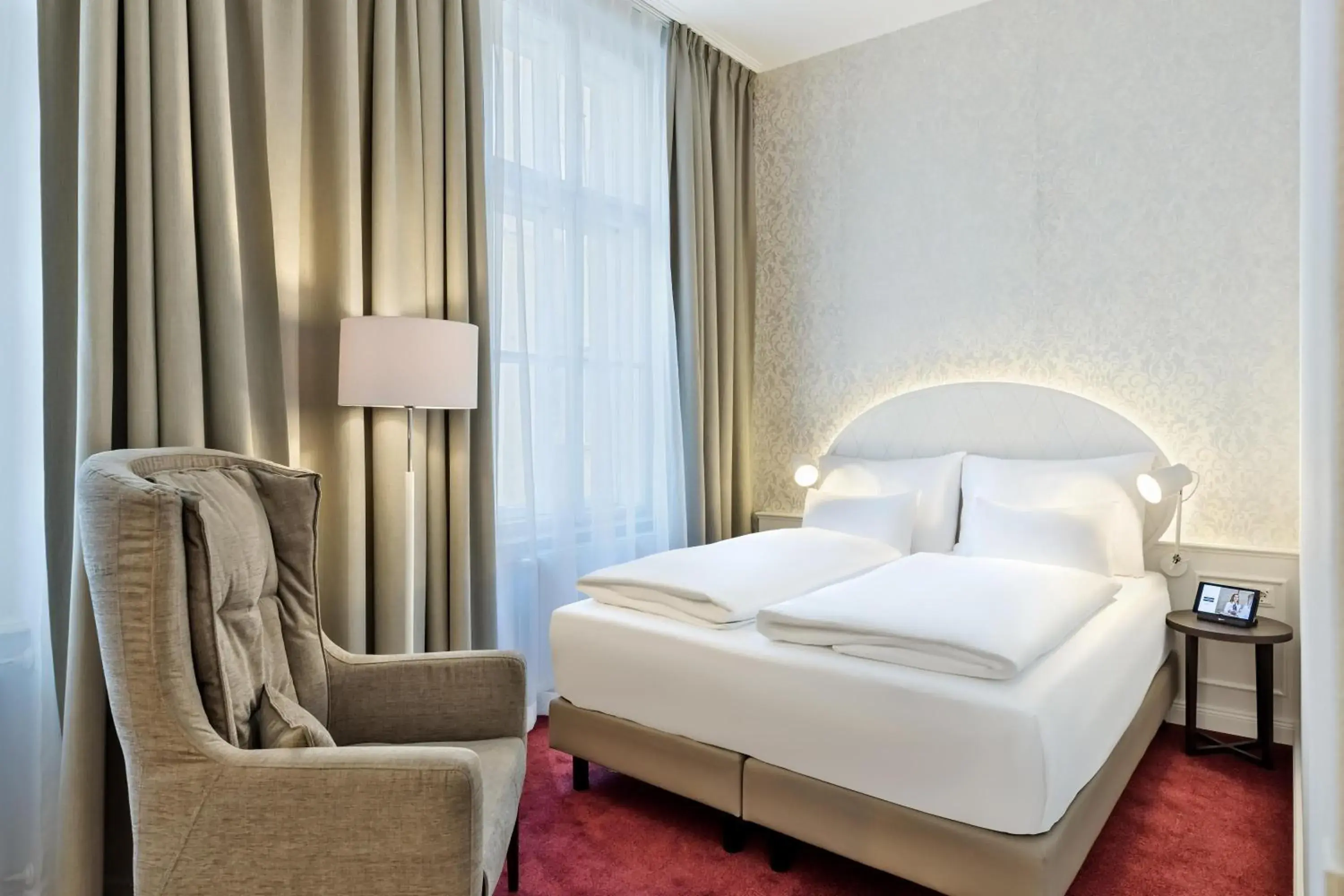 Standard King Room in Hotel Rathauspark Wien, a member of Radisson Individuals Standard King Room in Hotel Rathauspark Wien, a member of Radisson Individuals