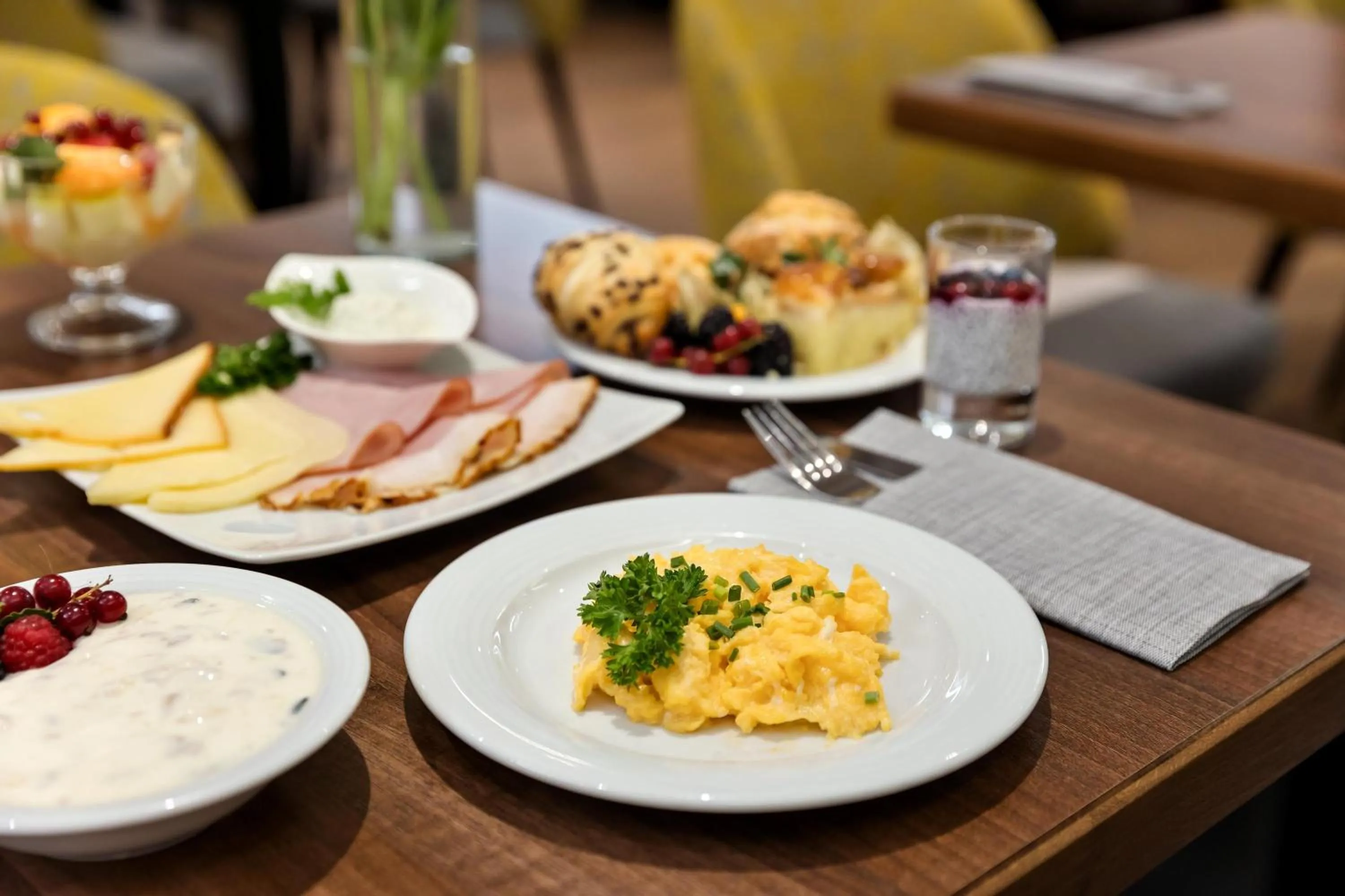 Restaurant/places to eat in Hotel Rathauspark Wien