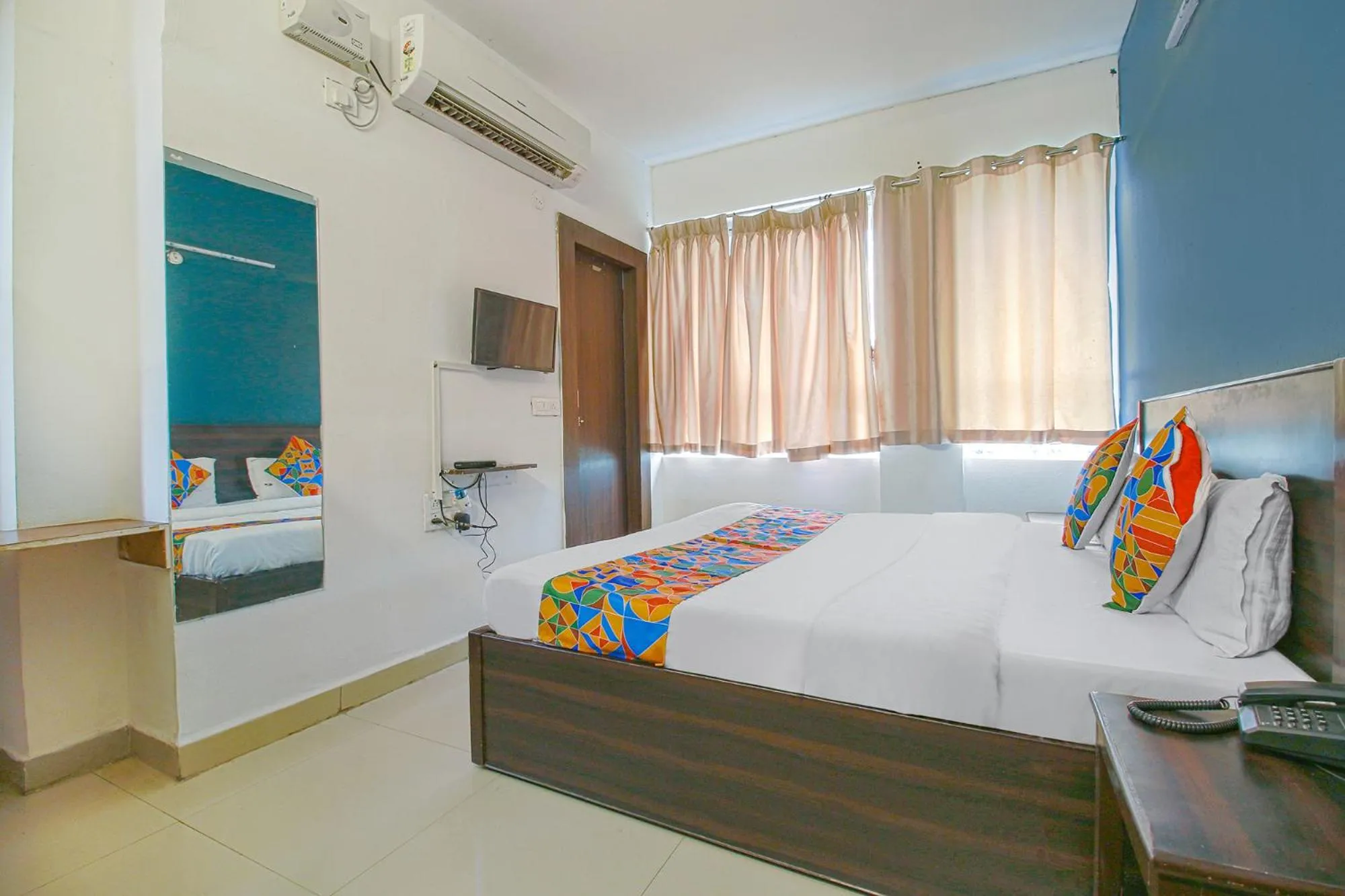 TV and multimedia, Bed in FabHotel Saket Inn