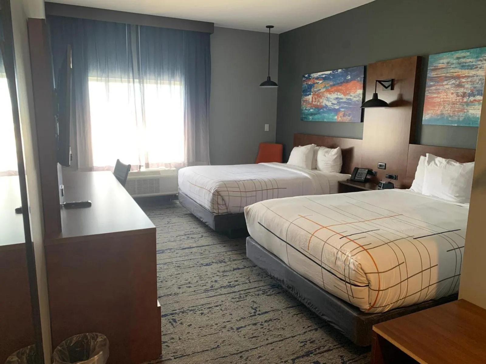 Bedroom, Bed in La Quinta Inn & Suites by Wyndham Louisville NE - Old Henry Rd