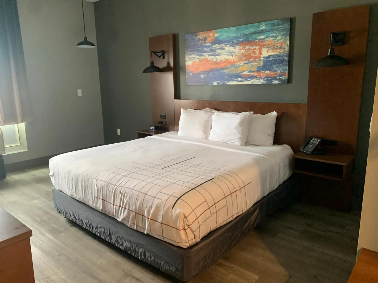 Bed in La Quinta Inn & Suites by Wyndham Louisville NE - Old Henry Rd