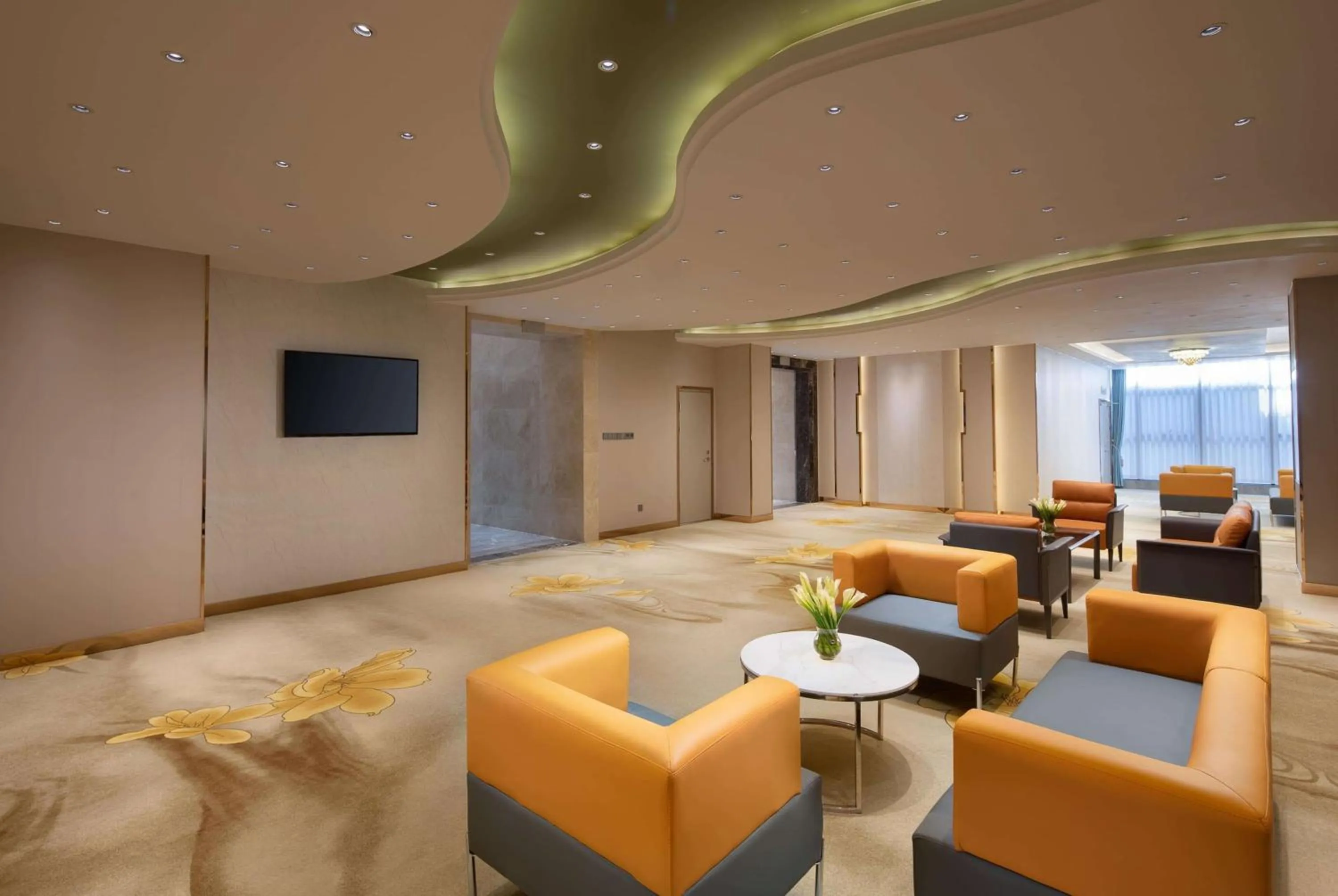 Lobby or reception, Seating Area in Microtel by Wyndham Lijiang