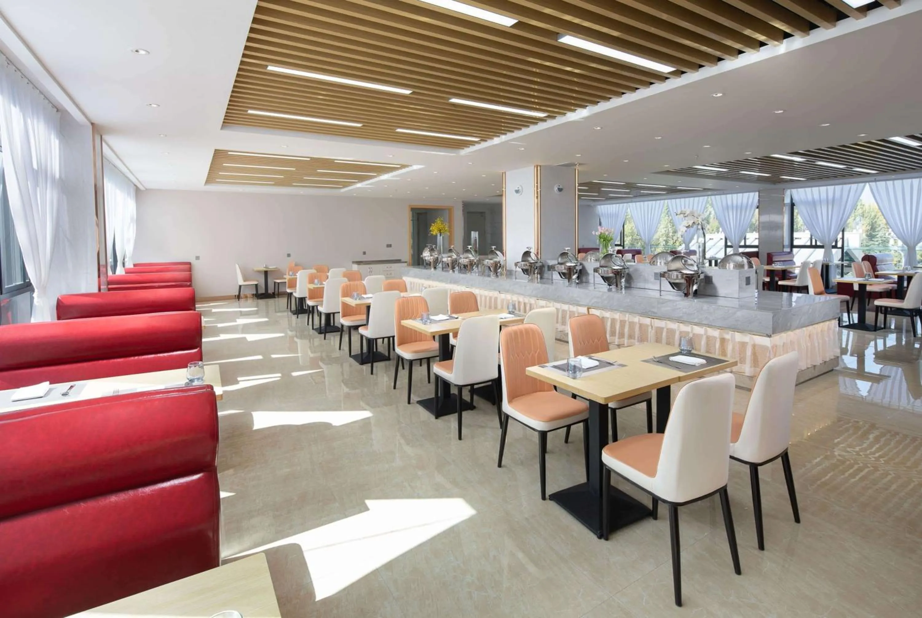 Restaurant/Places to Eat in Microtel by Wyndham Lijiang